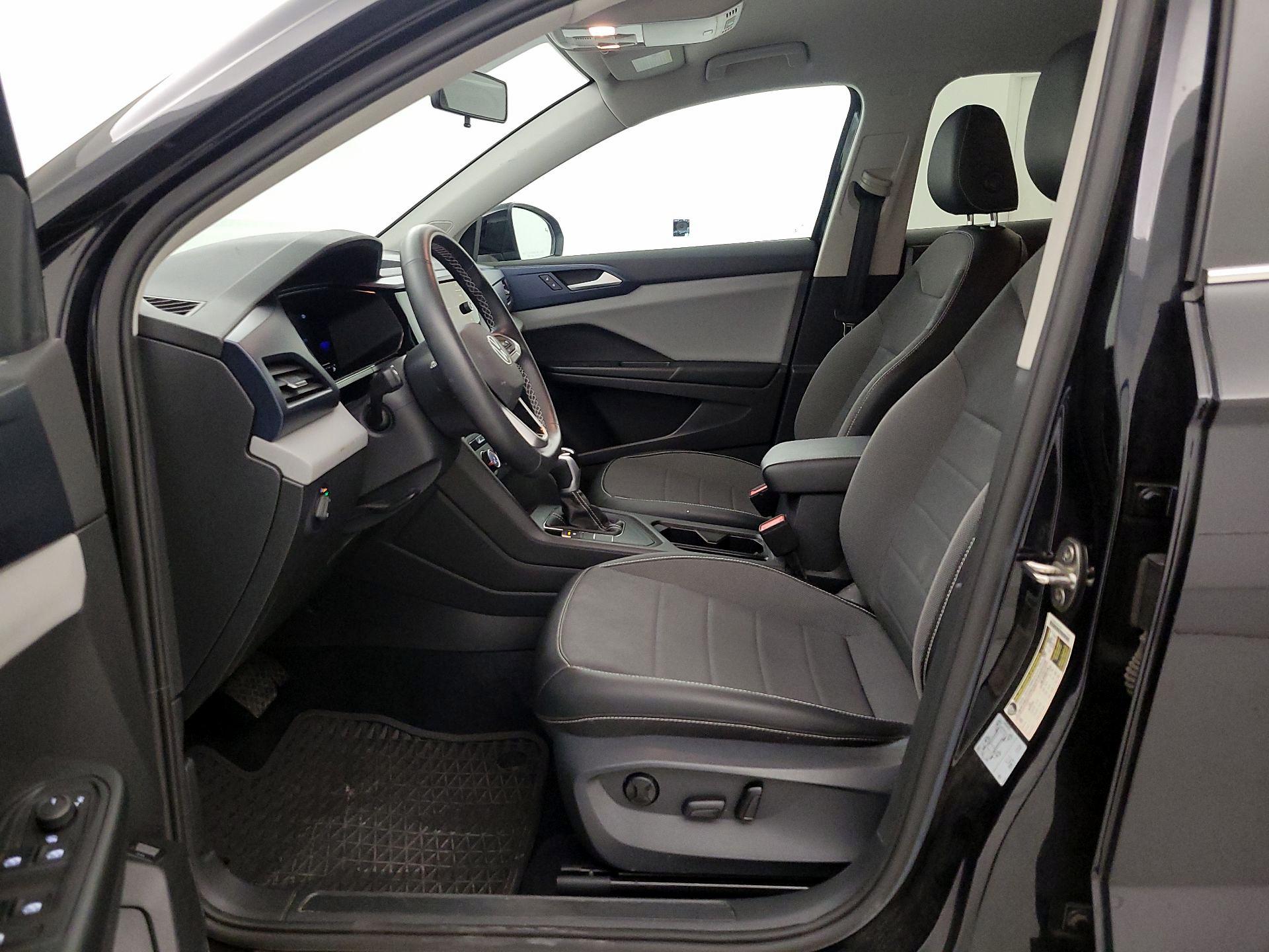 Thumbnail: 2022 Volkswagen Taos - 11