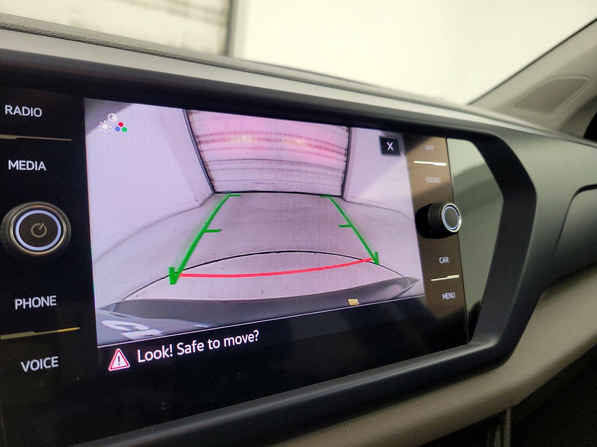 Thumbnail: 2022 Volkswagen Taos - 14