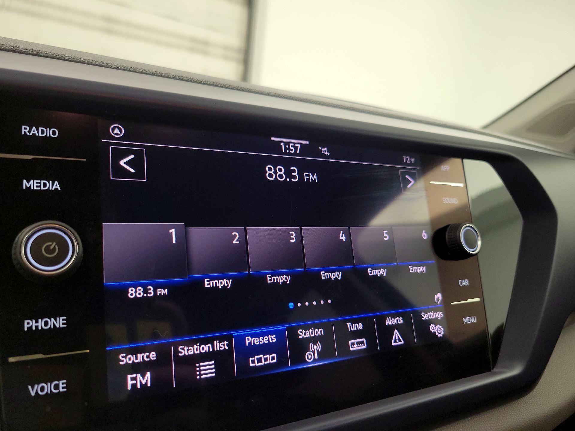 Thumbnail: 2022 Volkswagen Taos - 15