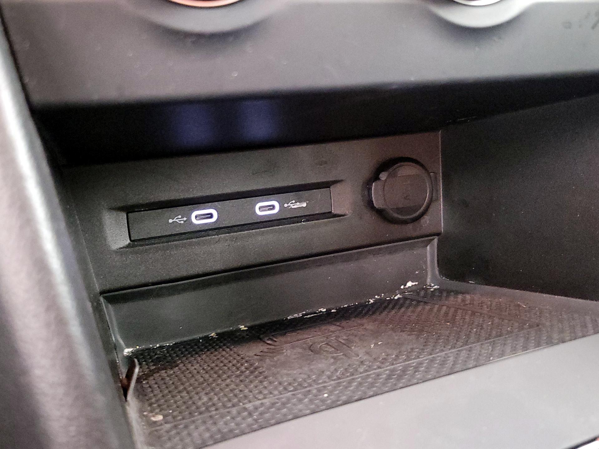 Thumbnail: 2022 Volkswagen Taos - 18