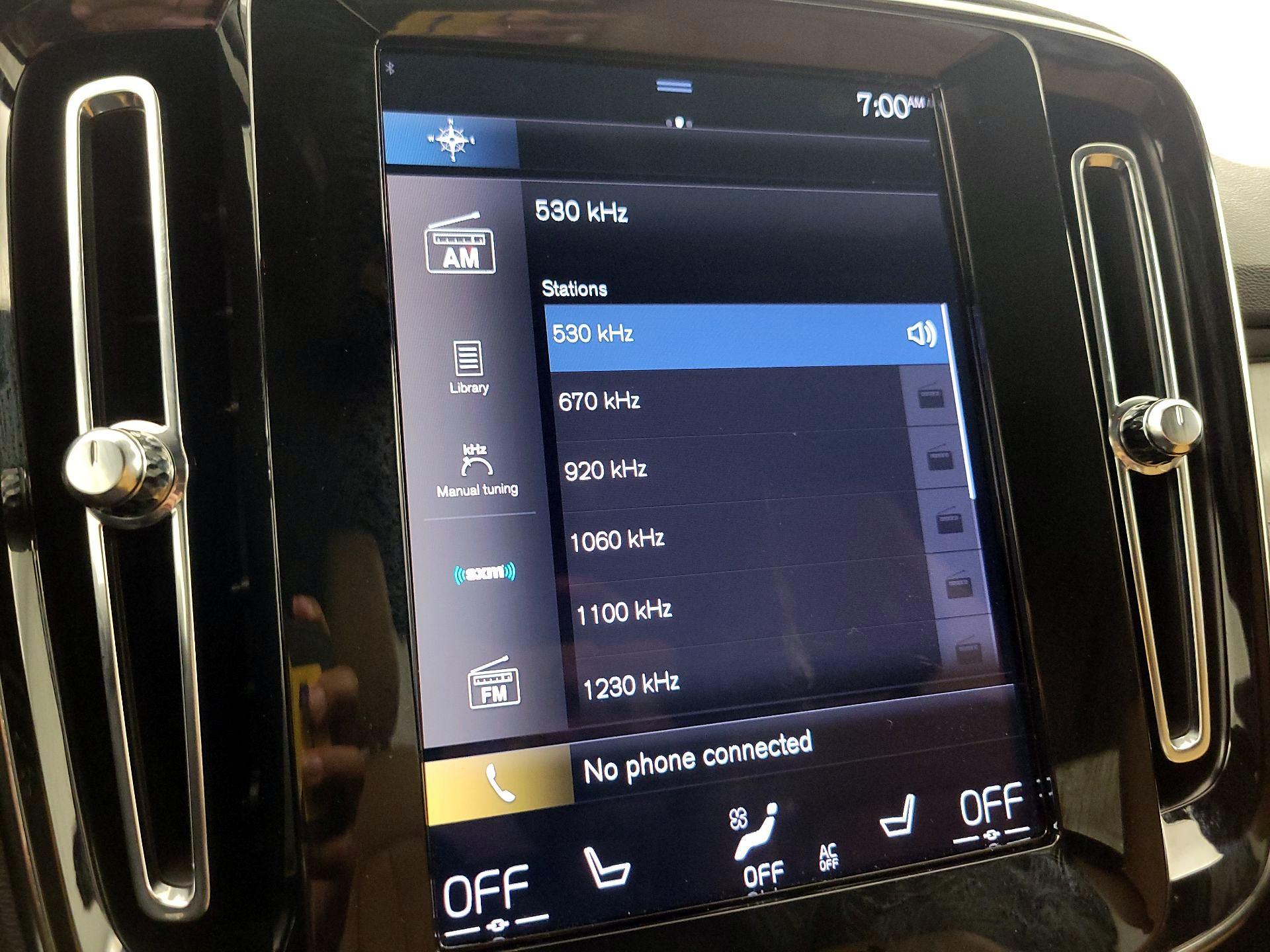 Thumbnail: 2022 Volvo XC40 - 15