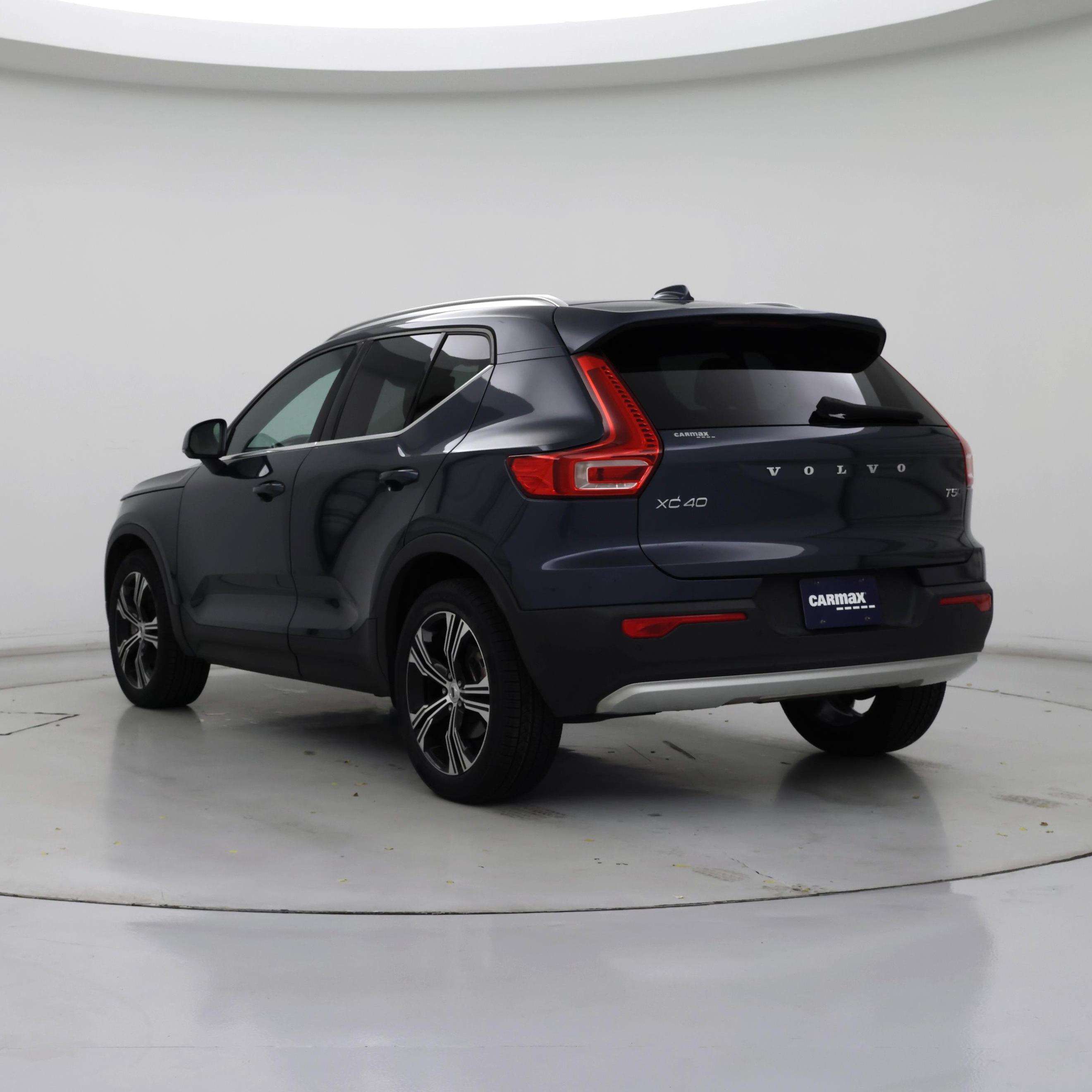 Thumbnail: 2022 Volvo XC40 - 2