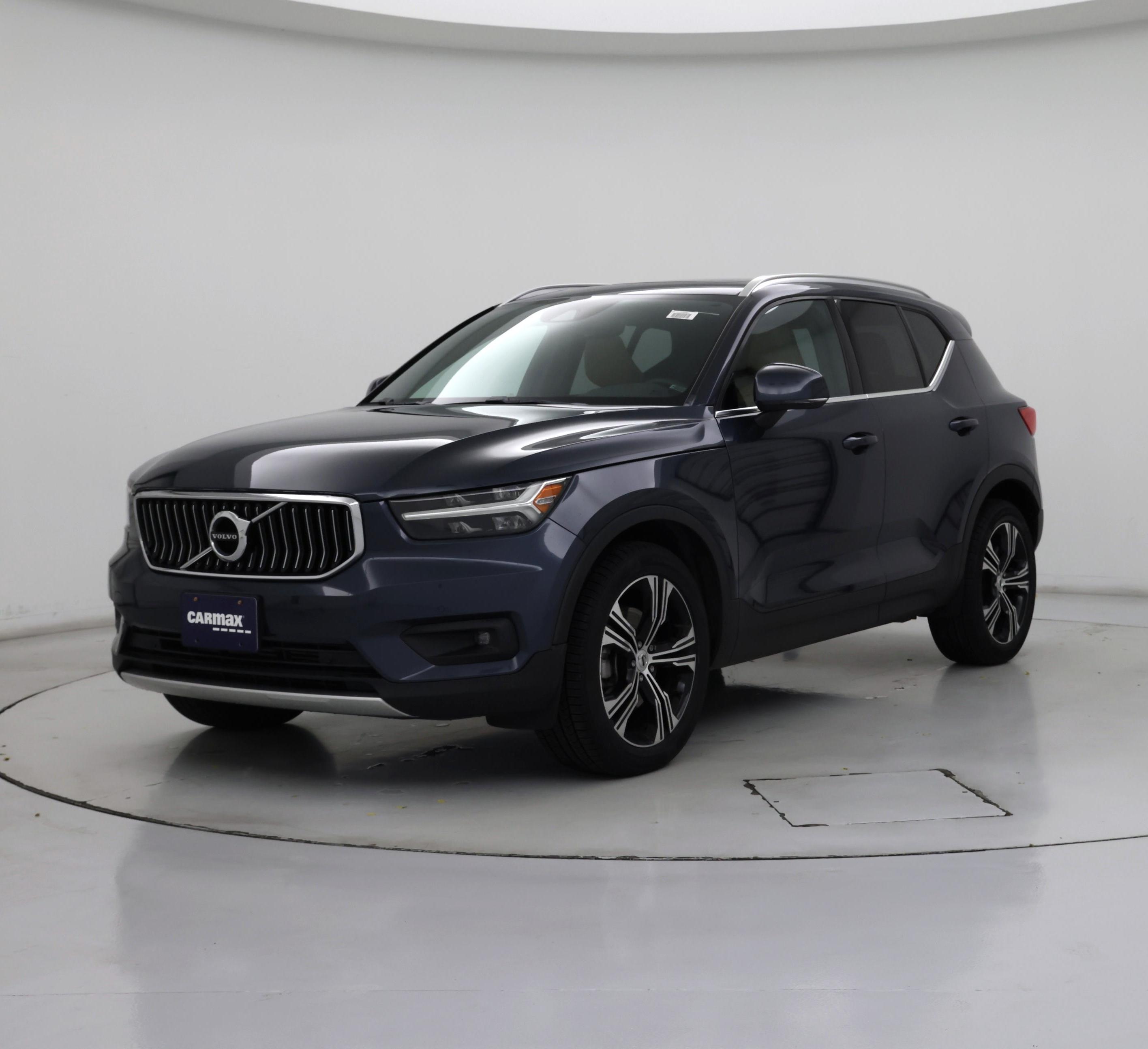 Thumbnail: 2022 Volvo XC40 - 4