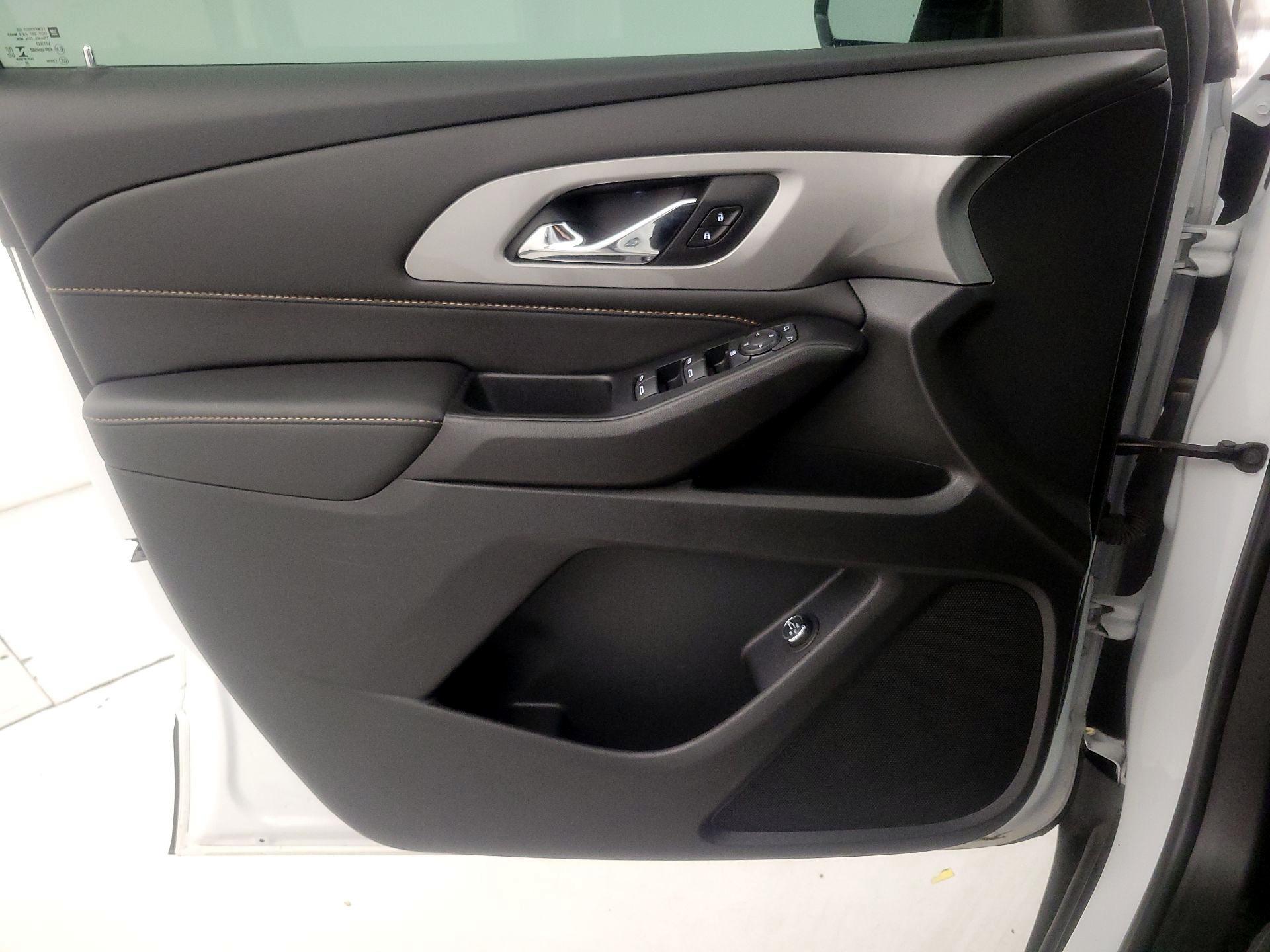 Thumbnail: 2020 Chevrolet Traverse - 12