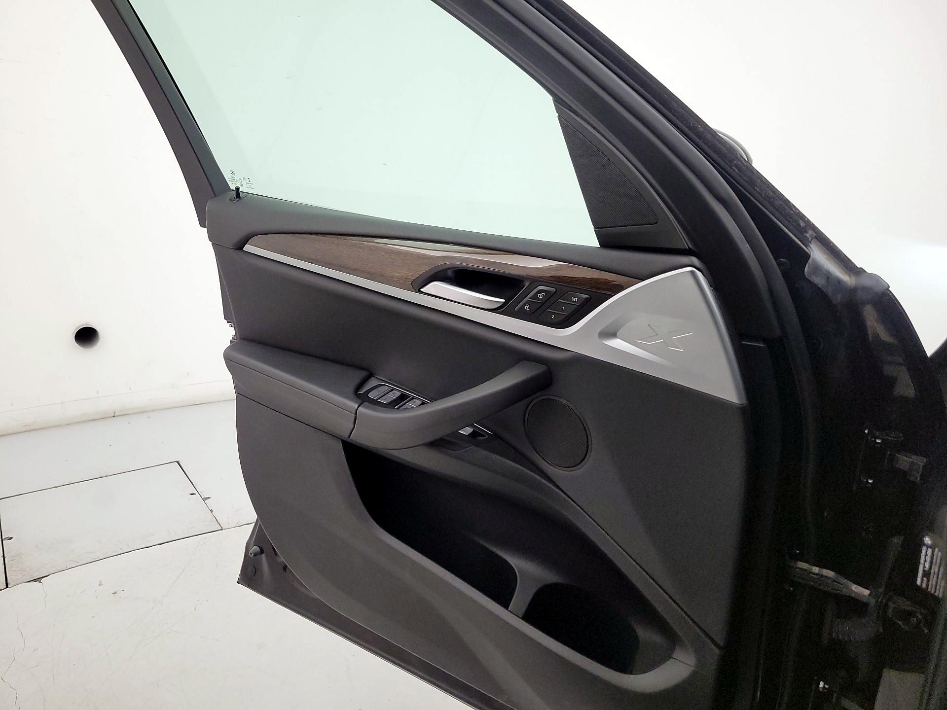 Thumbnail: 2021 BMW X3 - 12