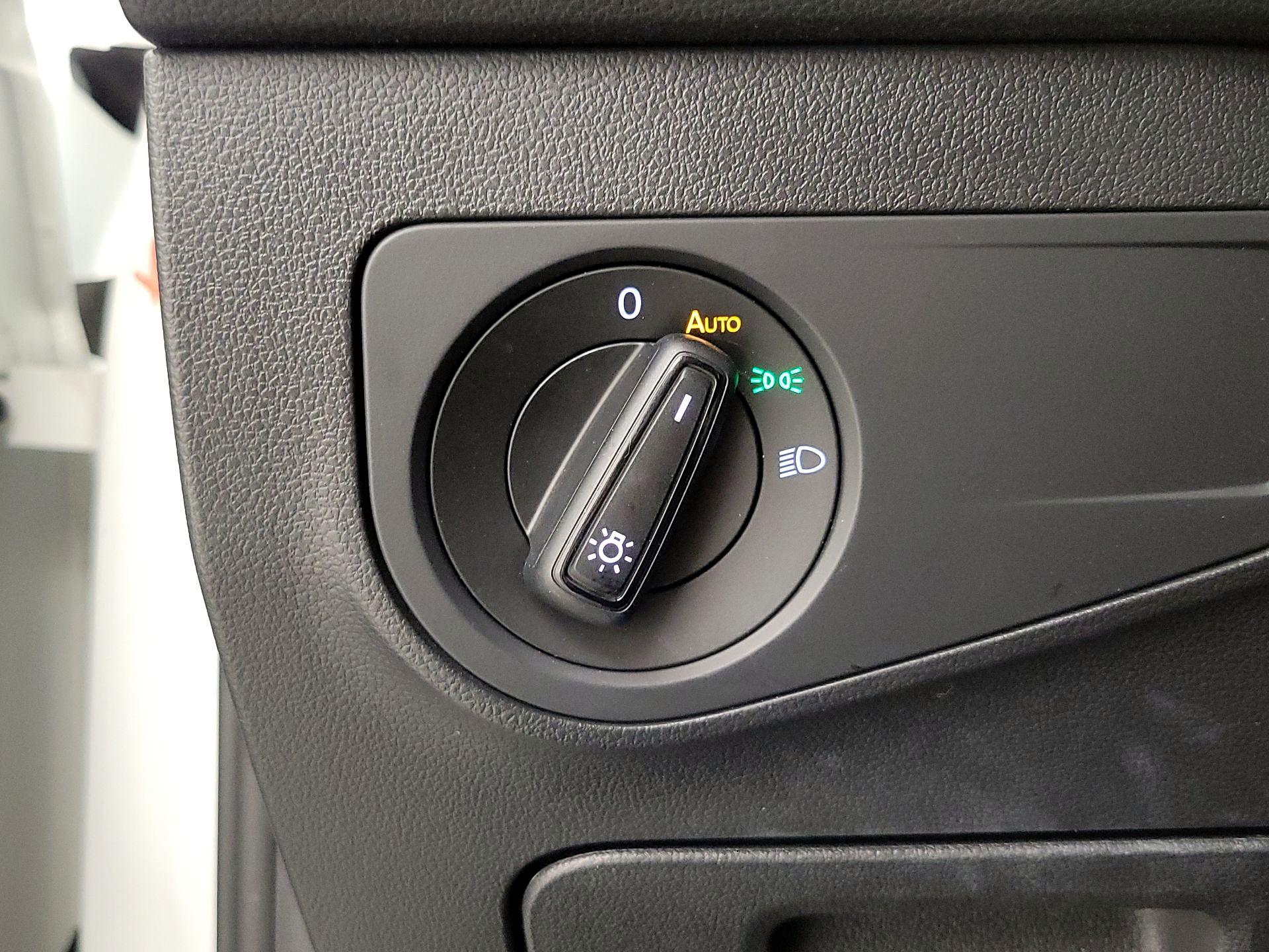 Thumbnail: 2021 Volkswagen Tiguan - 13