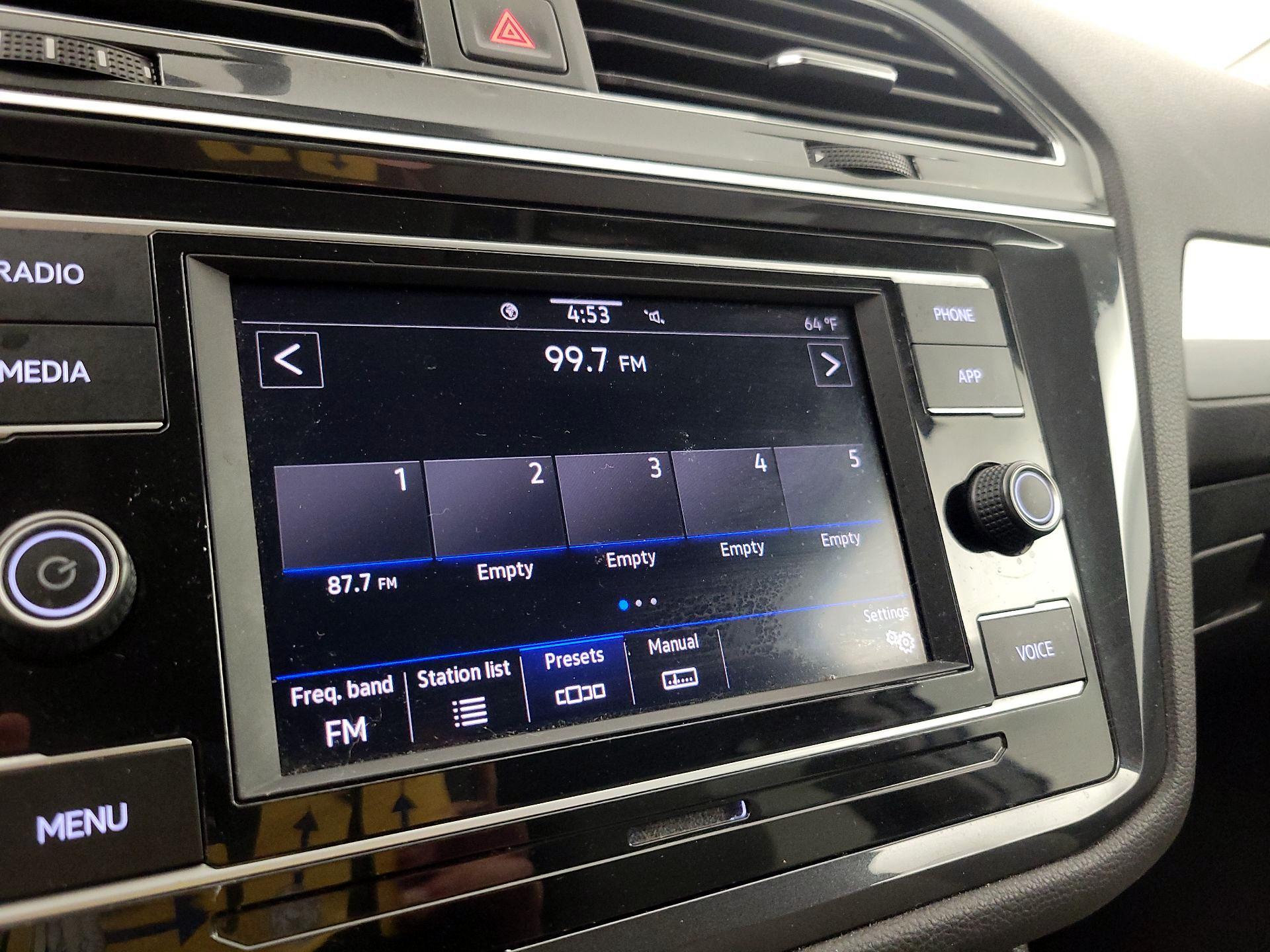 Thumbnail: 2021 Volkswagen Tiguan - 15