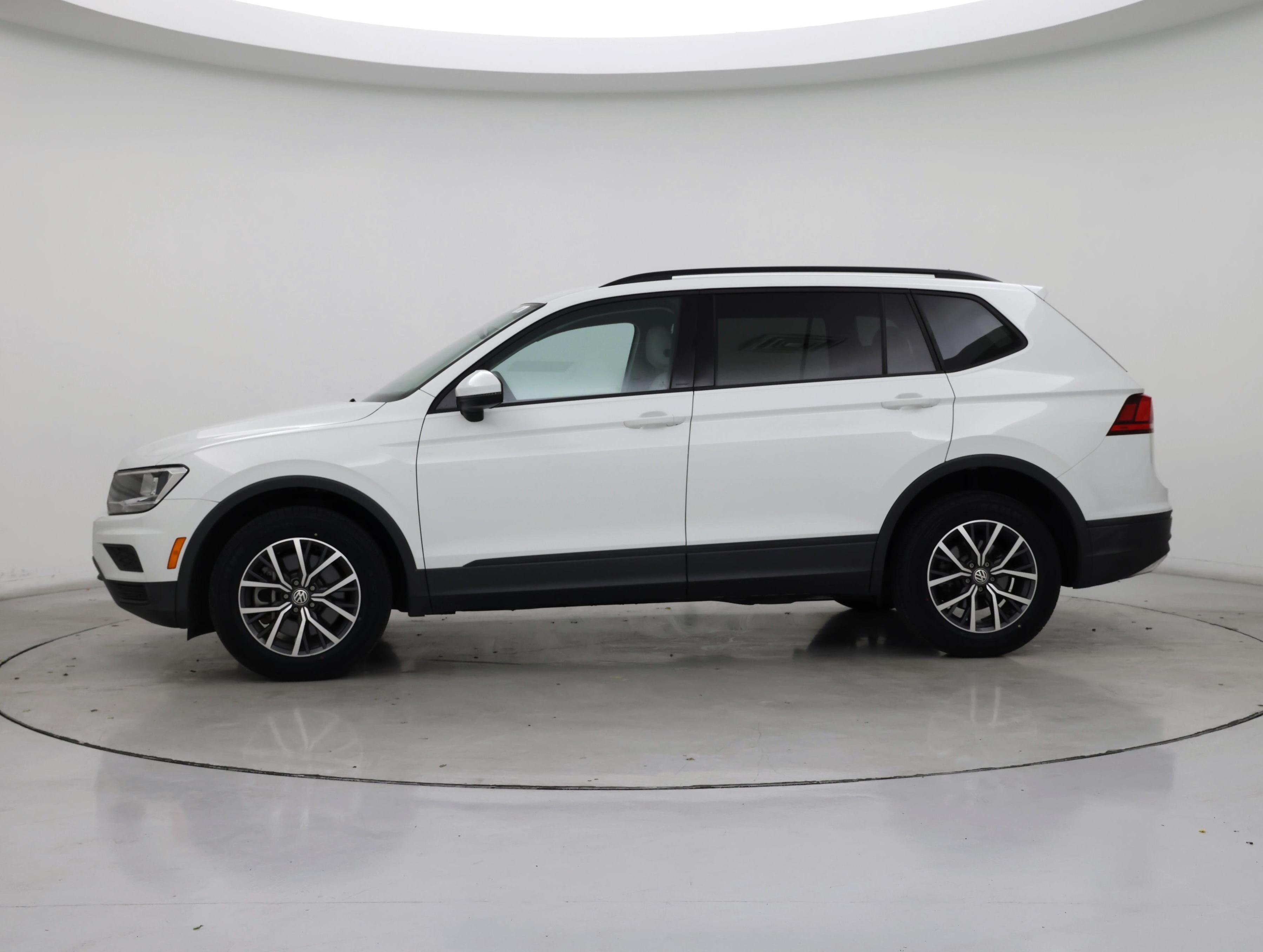 Thumbnail: 2021 Volkswagen Tiguan - 3