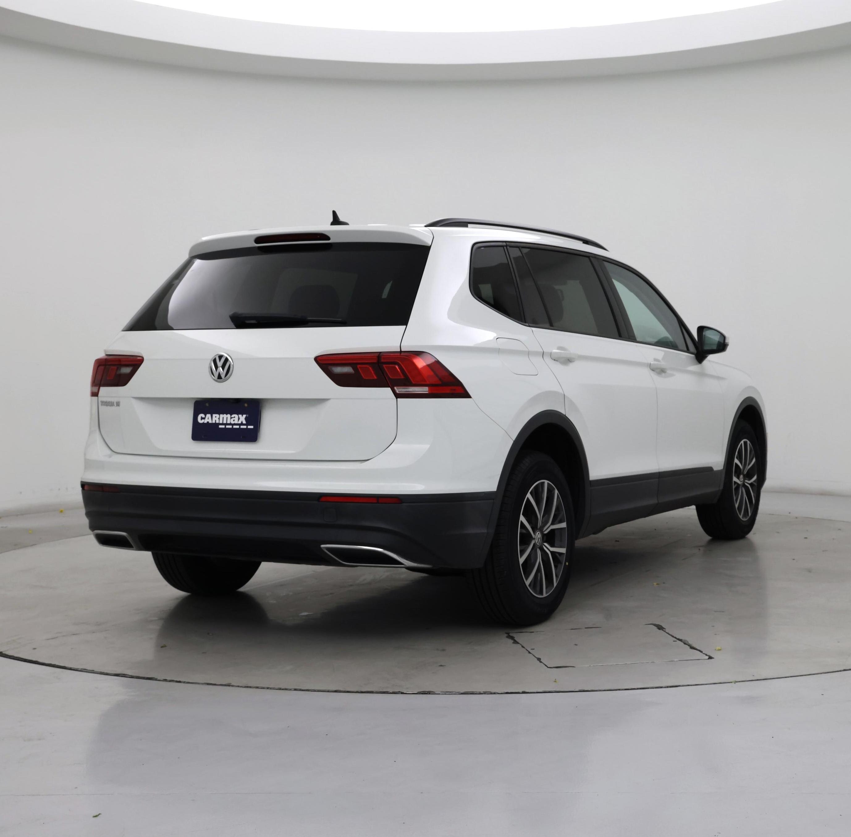 Thumbnail: 2021 Volkswagen Tiguan - 8