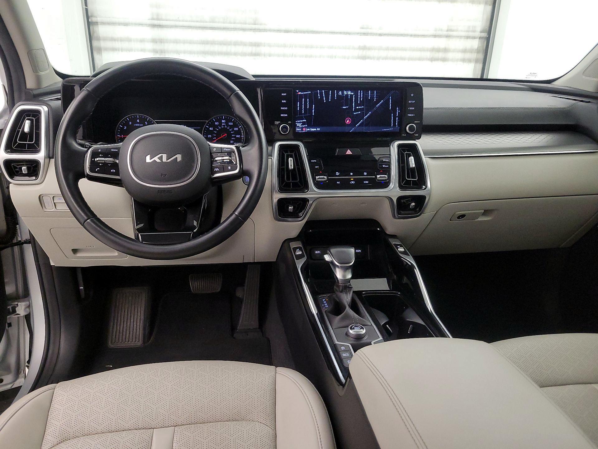 Thumbnail: 2022 Kia Sorento - 9