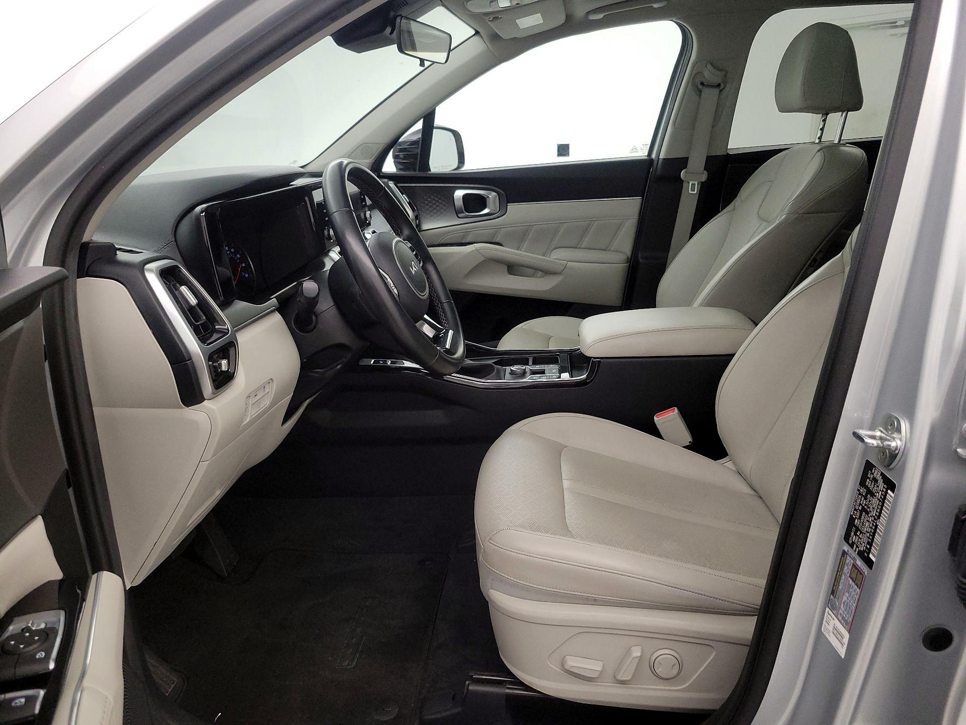 Thumbnail: 2022 Kia Sorento - 11