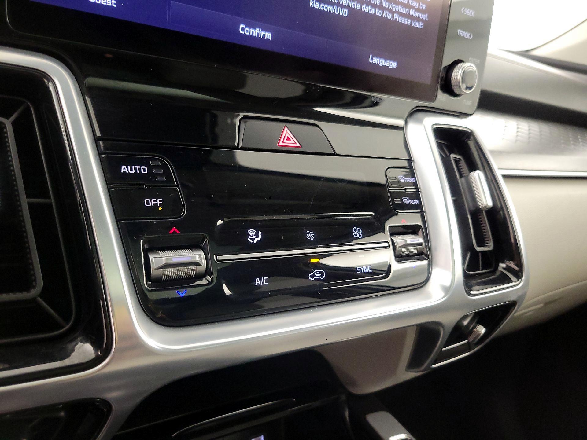 Thumbnail: 2022 Kia Sorento - 17