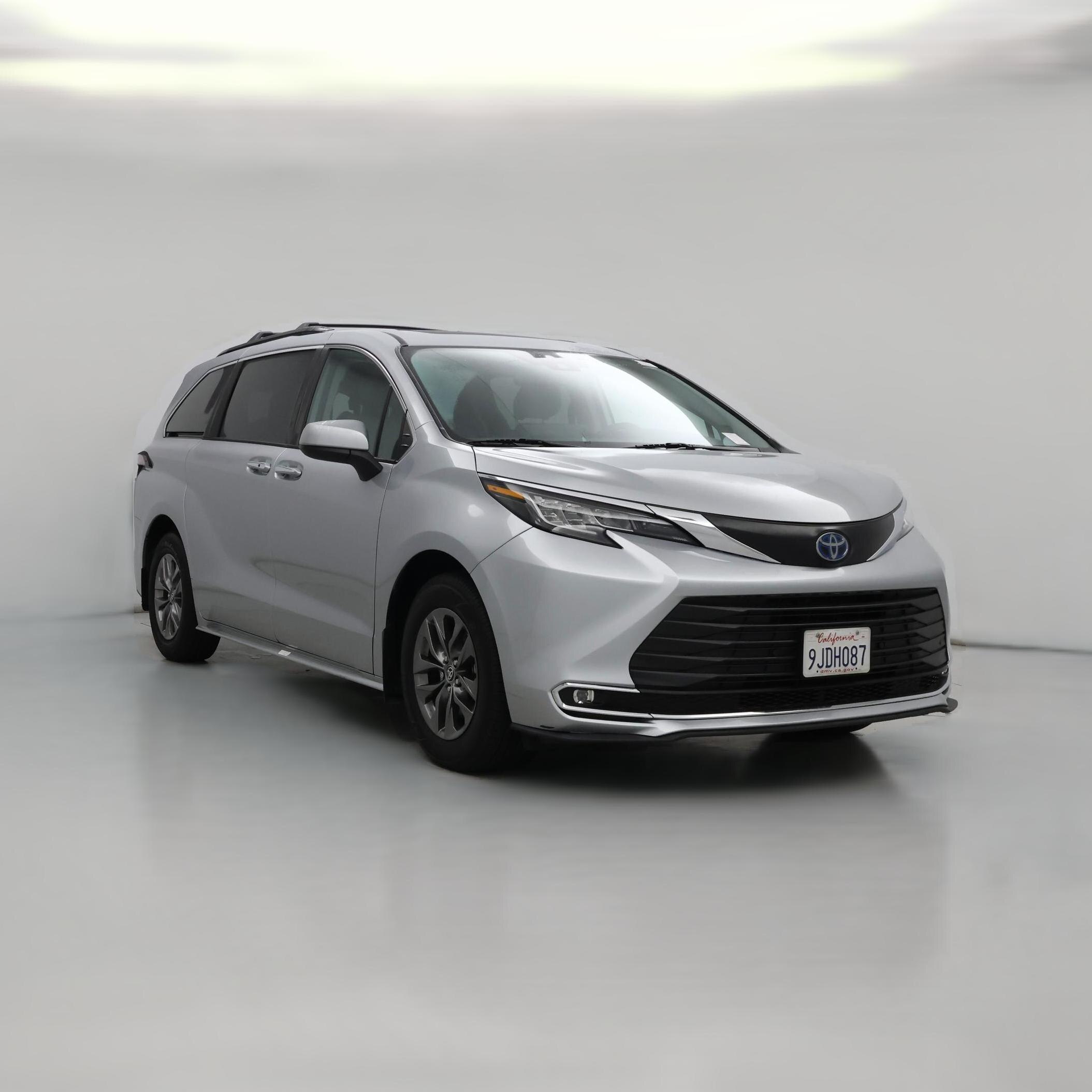 Thumbnail: 2023 Toyota Sienna - 1