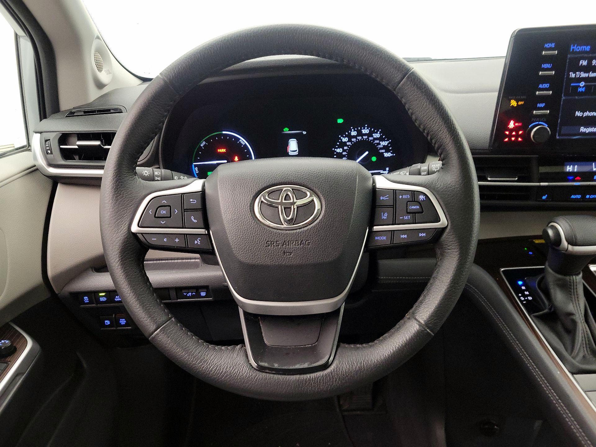 Thumbnail: 2023 Toyota Sienna - 10