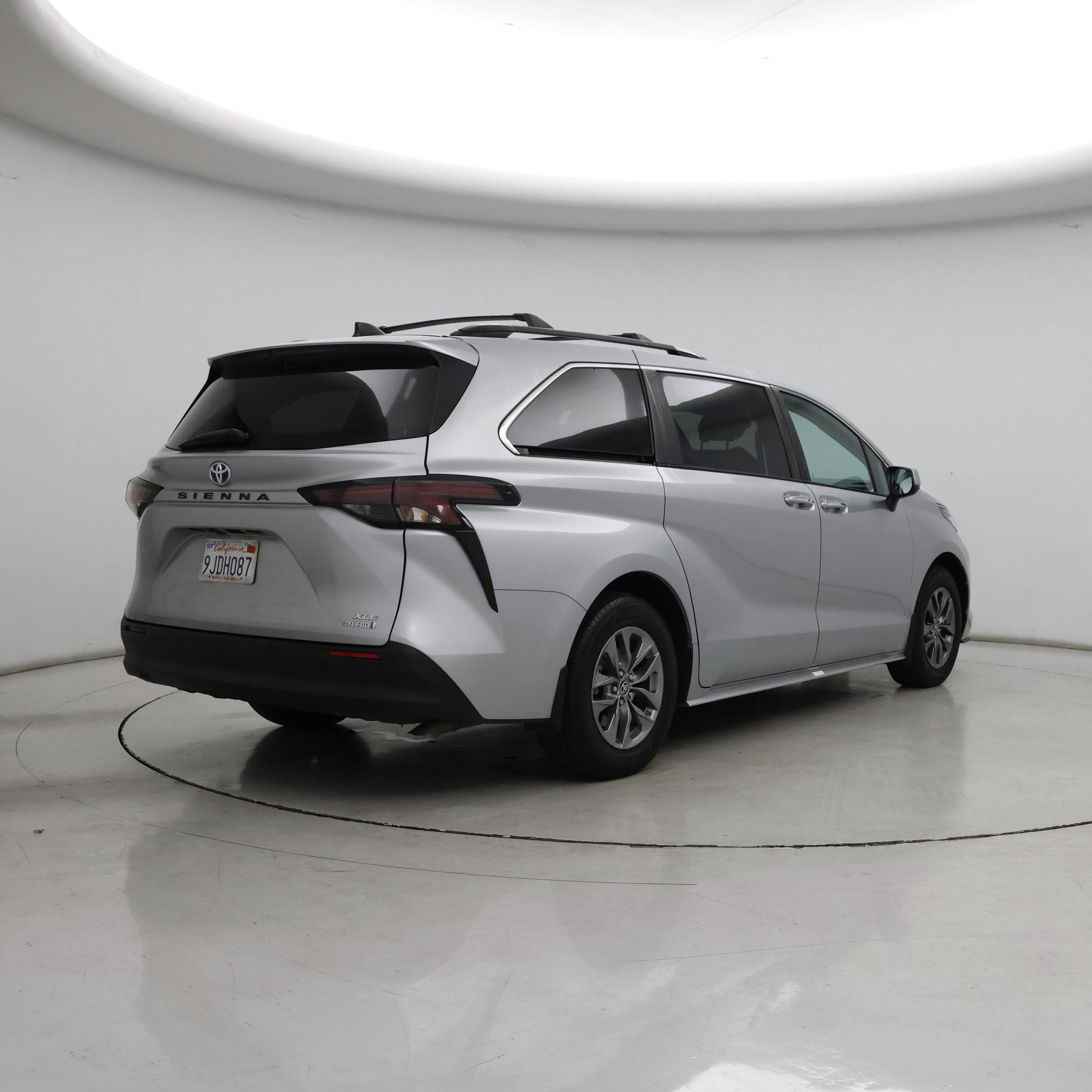 Thumbnail: 2023 Toyota Sienna - 8