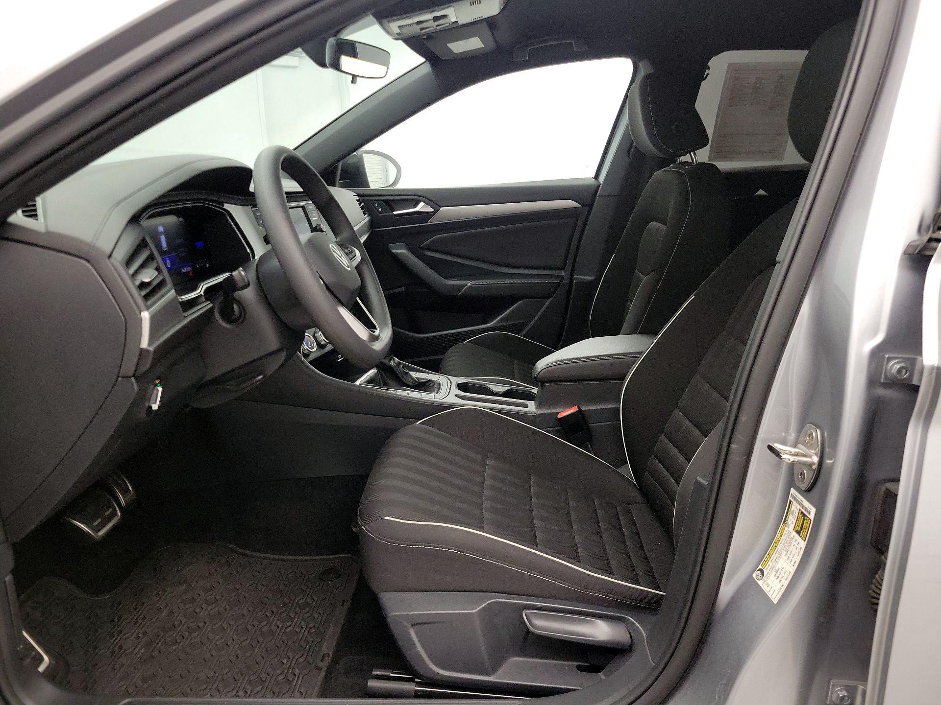 Thumbnail: 2023 Volkswagen Jetta - 11