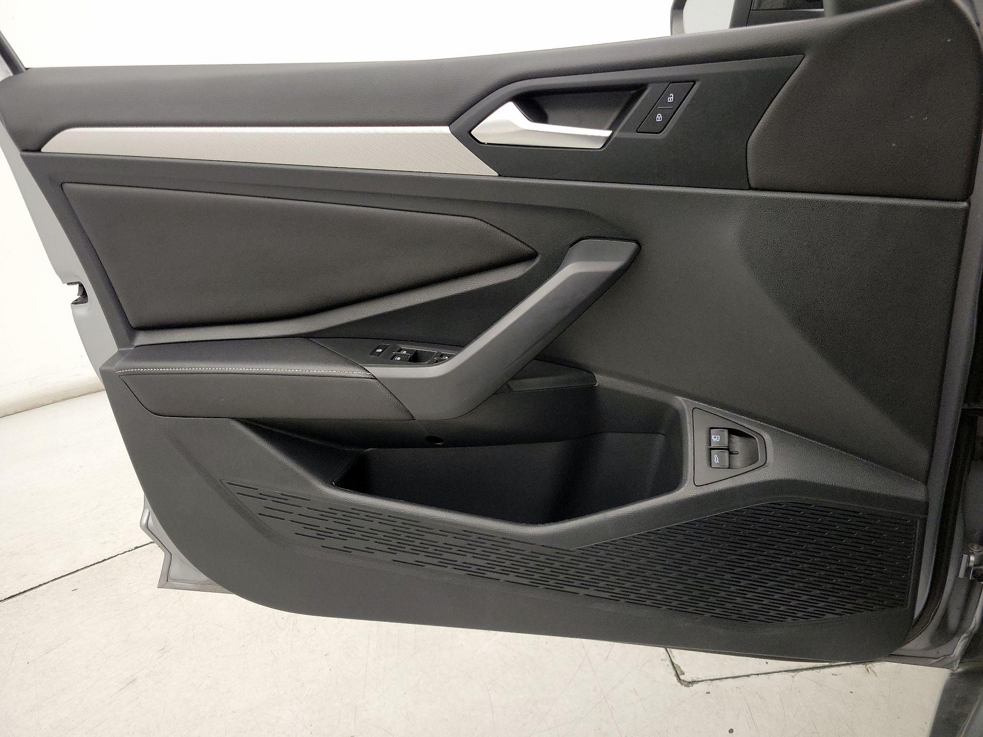 Thumbnail: 2023 Volkswagen Jetta - 12