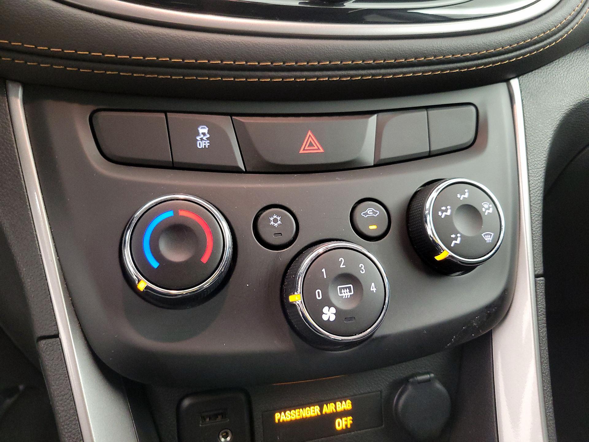 Thumbnail: 2022 Chevrolet Trax - 16