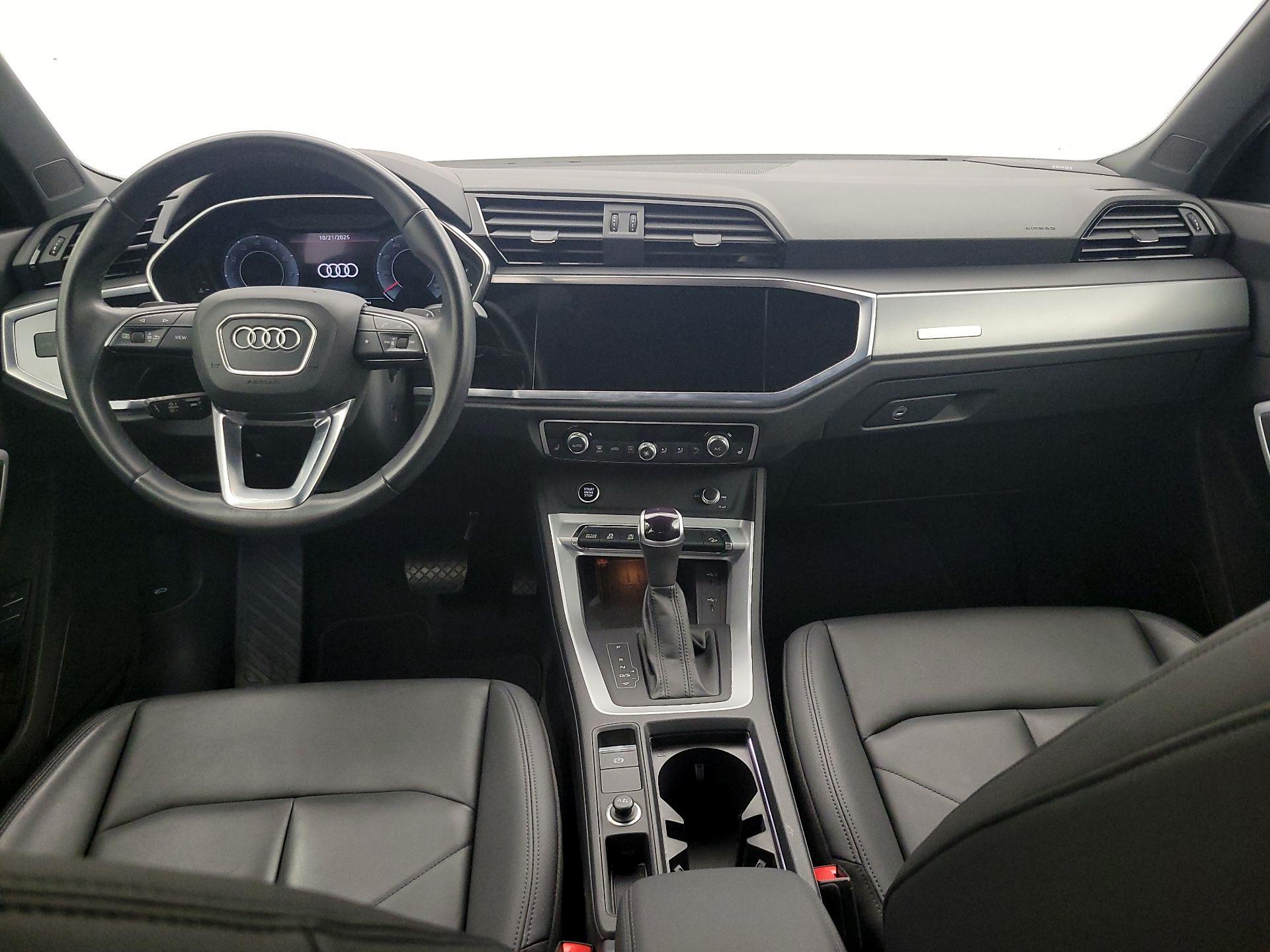 Thumbnail: 2023 Audi Q3 - 9