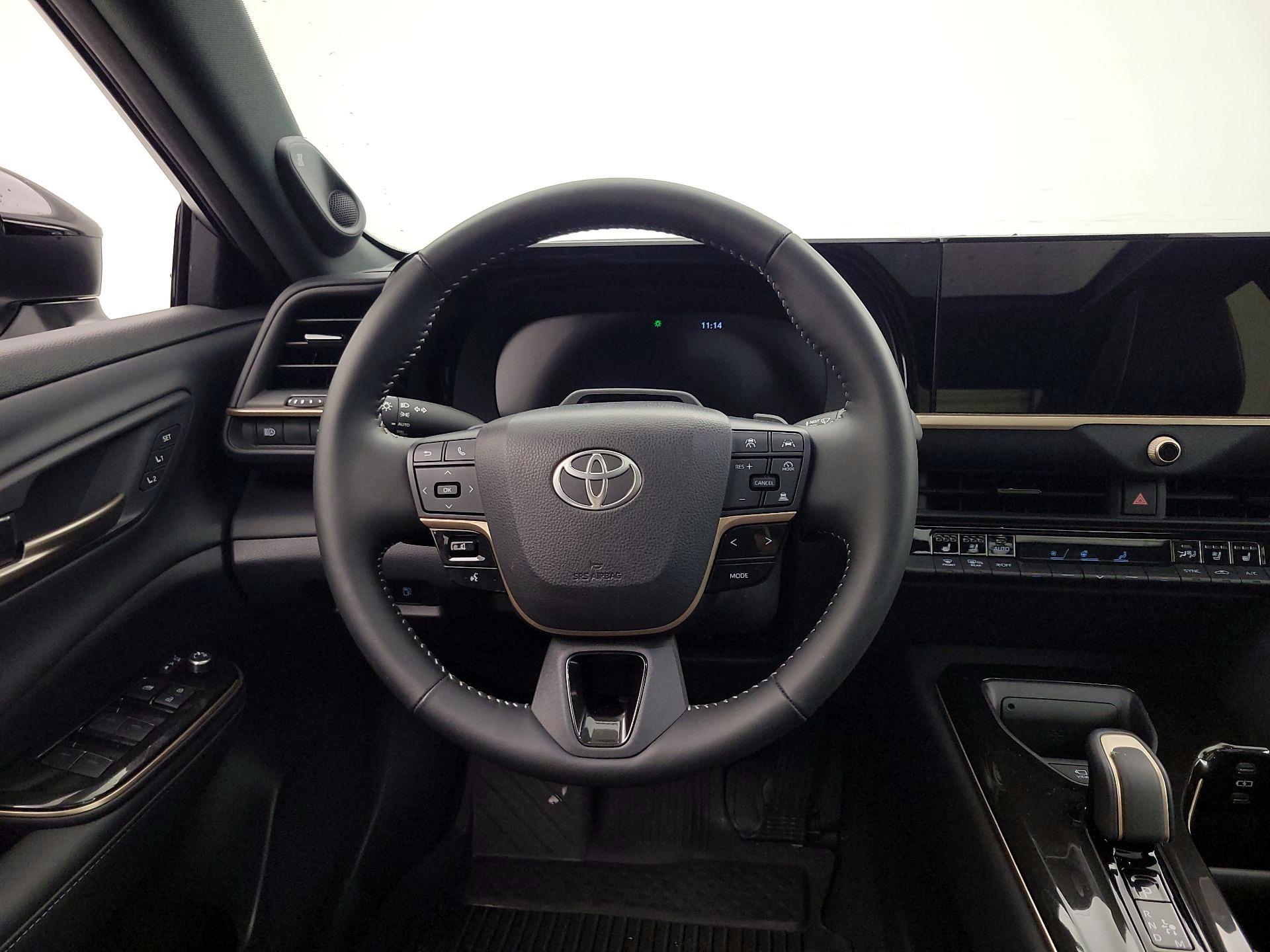 Thumbnail: 2025 Toyota Crown - 10