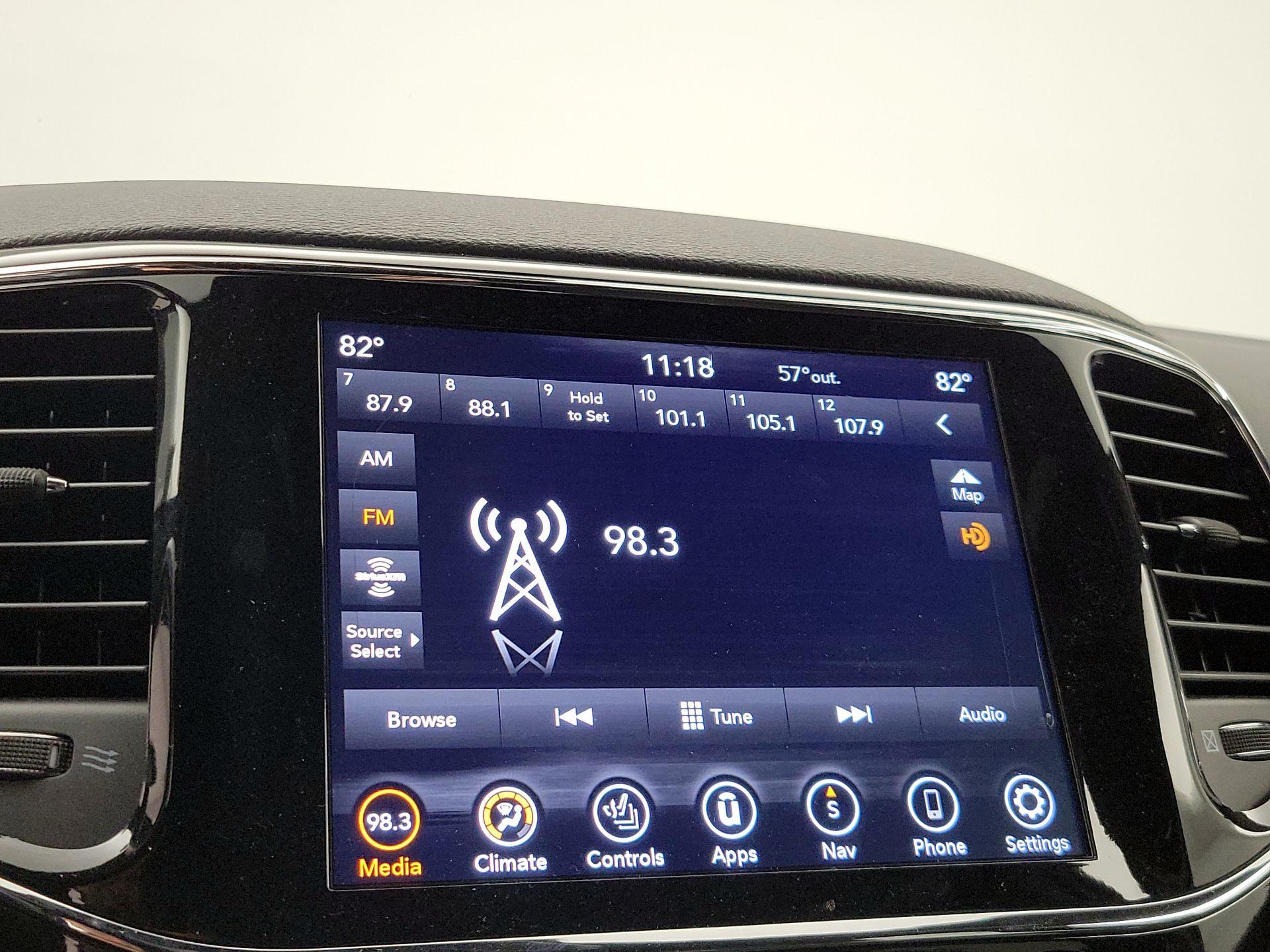 Thumbnail: 2020 Jeep Grand Cherokee - 16