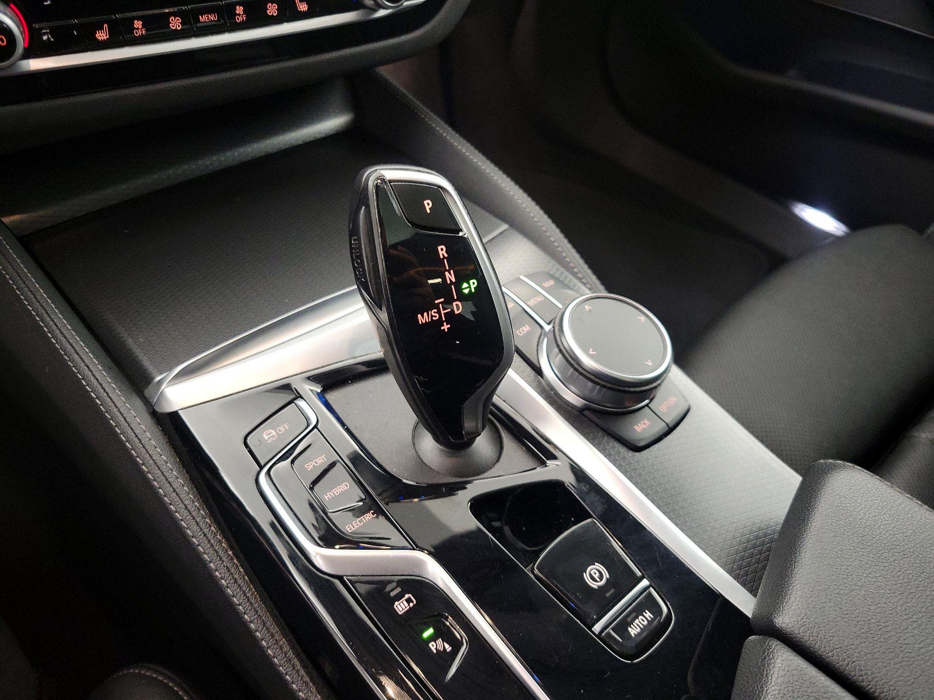 Thumbnail: 2022 BMW 5 Series - 18