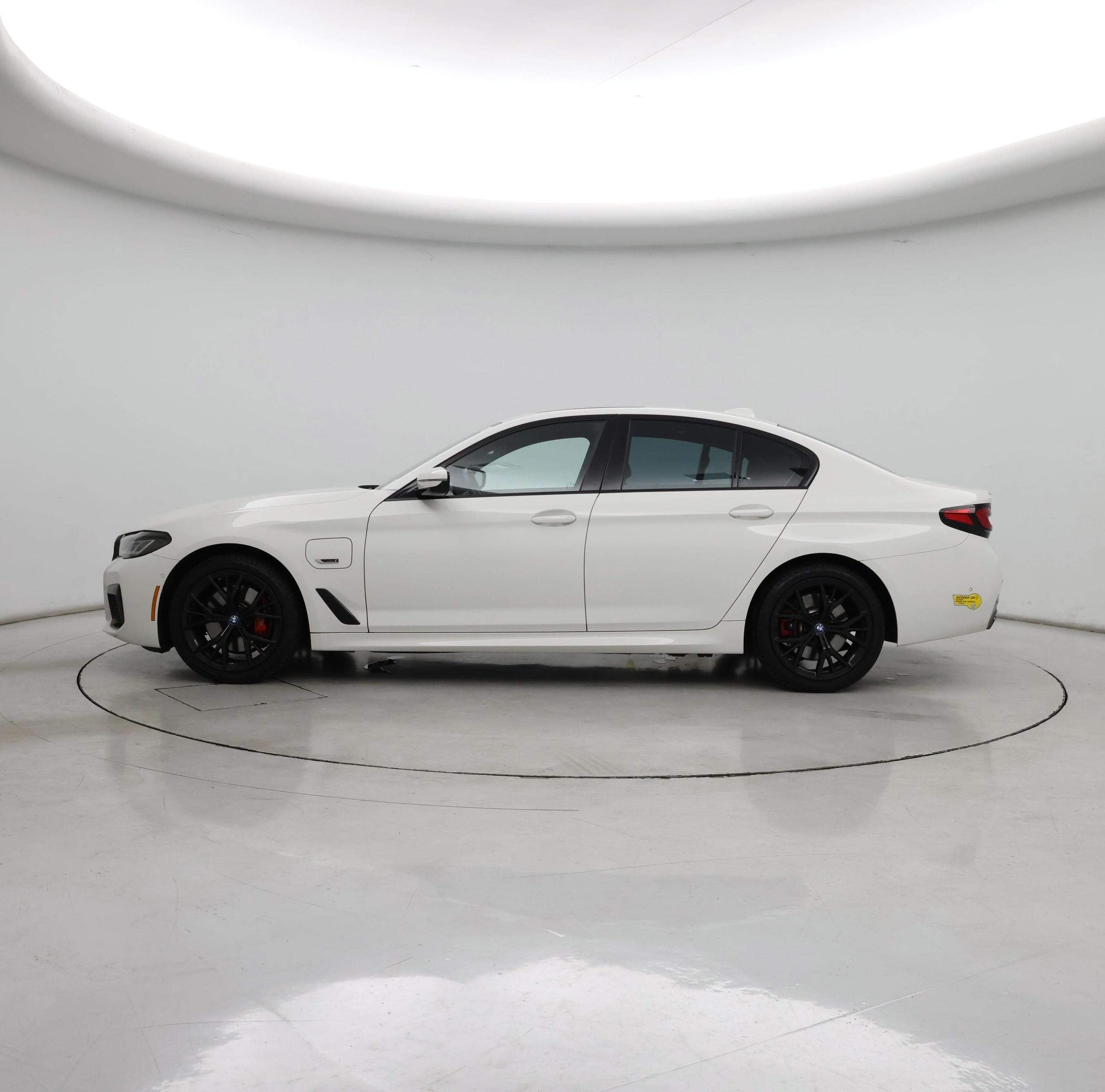 Thumbnail: 2022 BMW 5 Series - 3