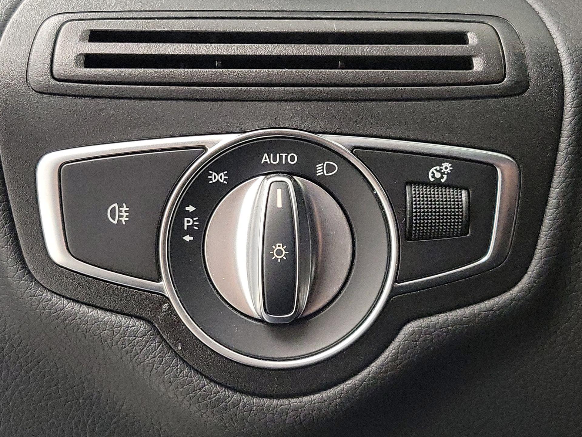 Thumbnail: 2023 Mercedes-Benz GLC - 13