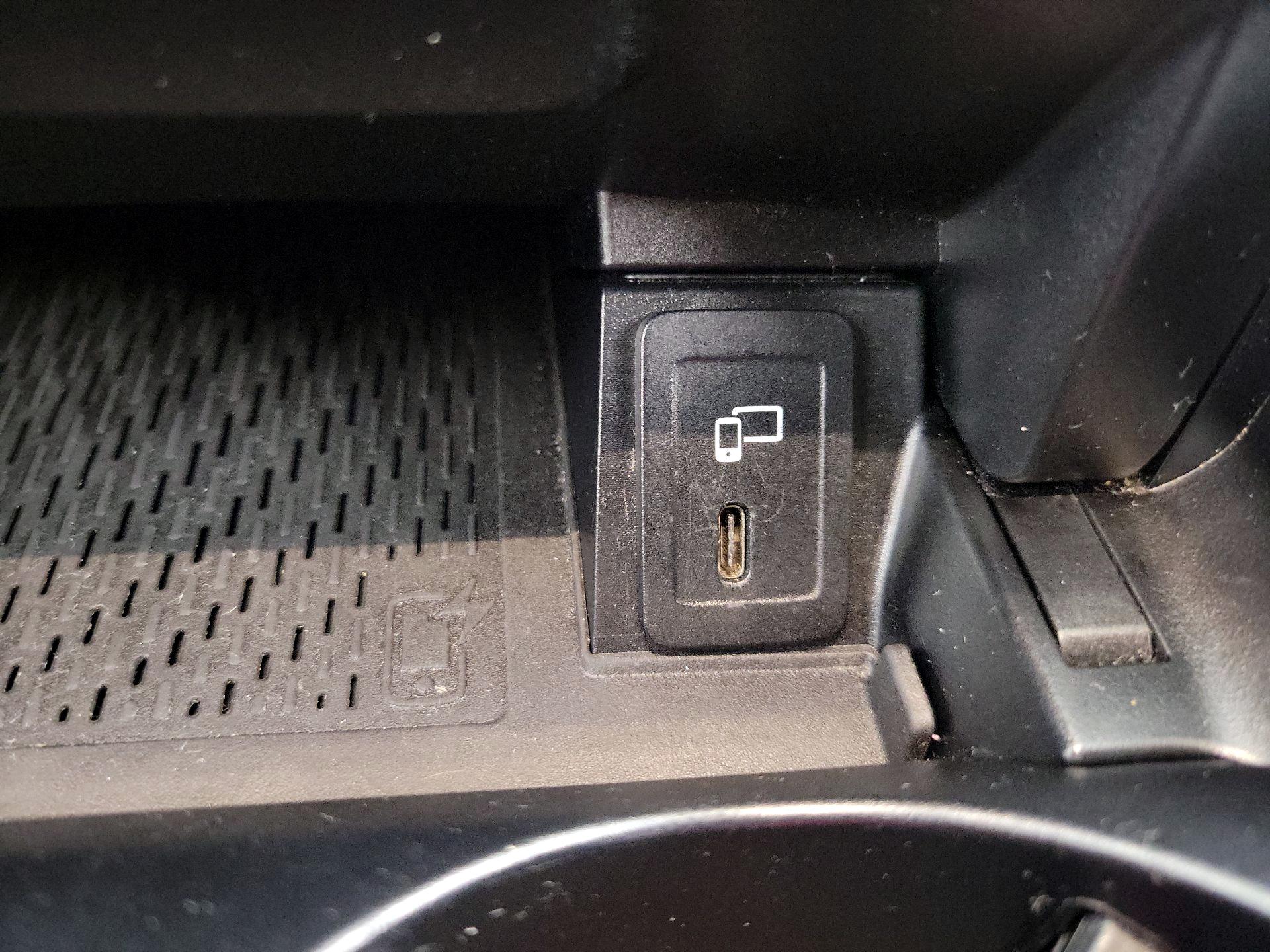 Thumbnail: 2023 Mercedes-Benz GLC - 18