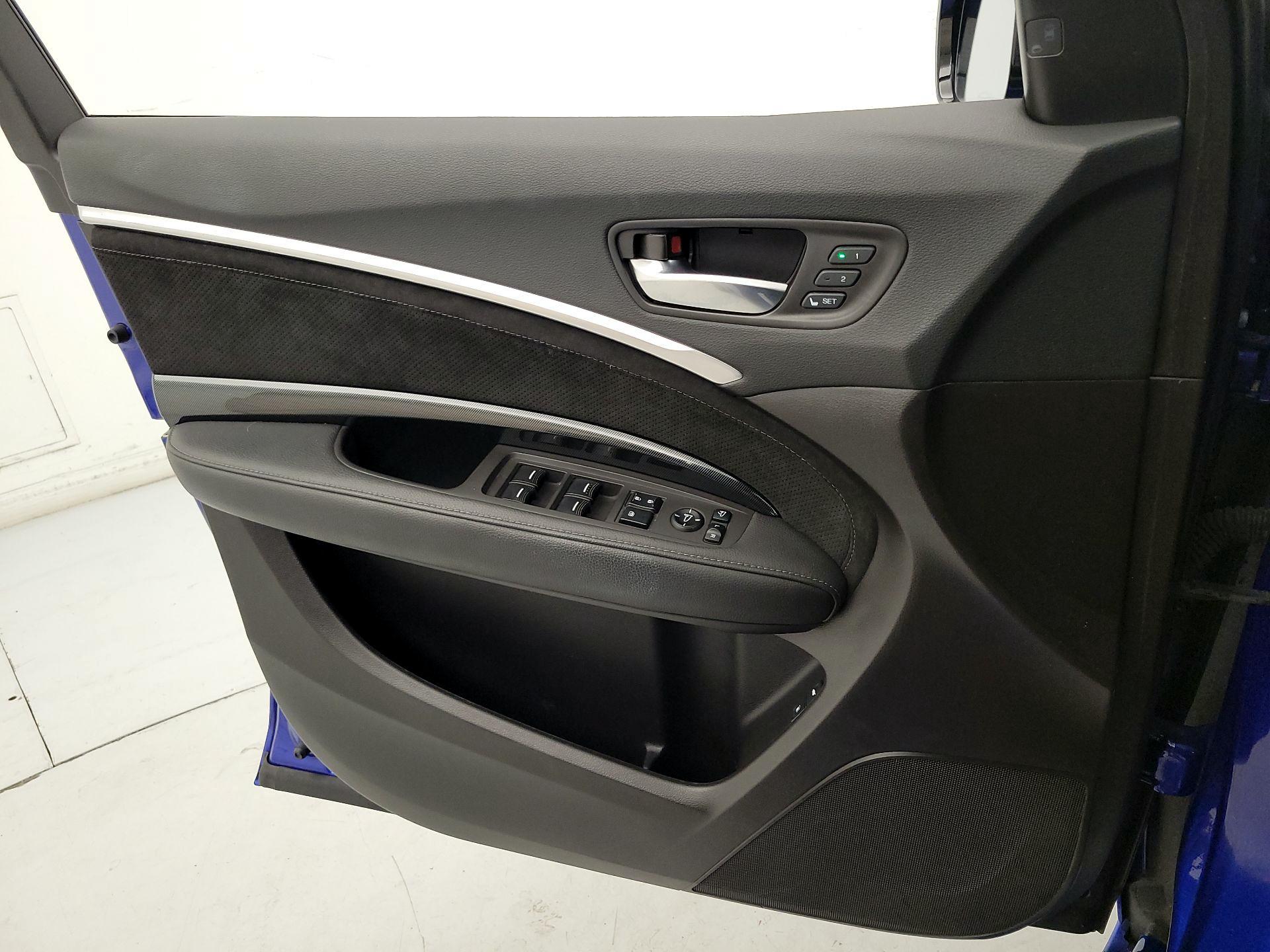 Thumbnail: 2020 Acura MDX - 12