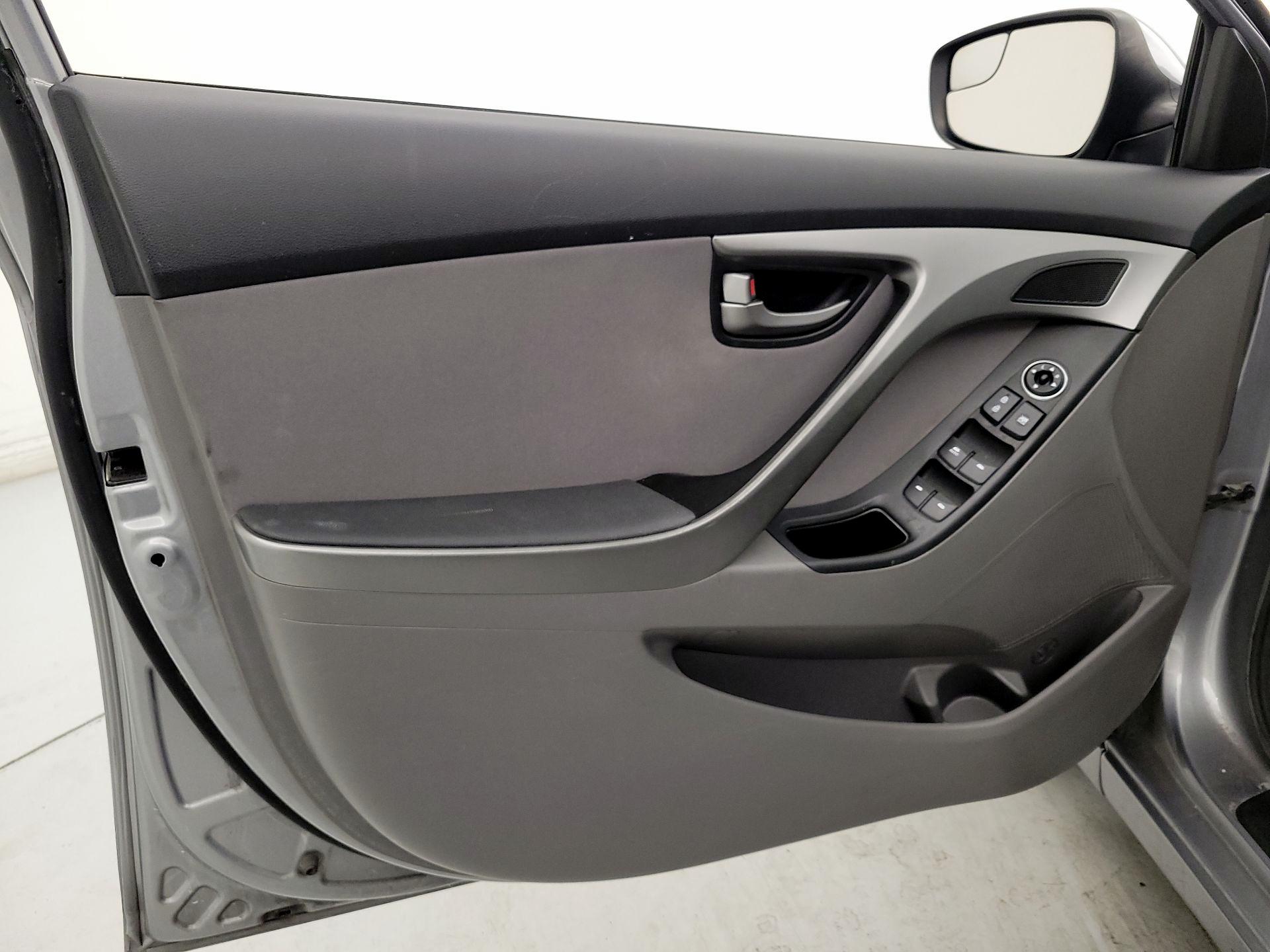 Thumbnail: 2015 Hyundai Elantra - 12