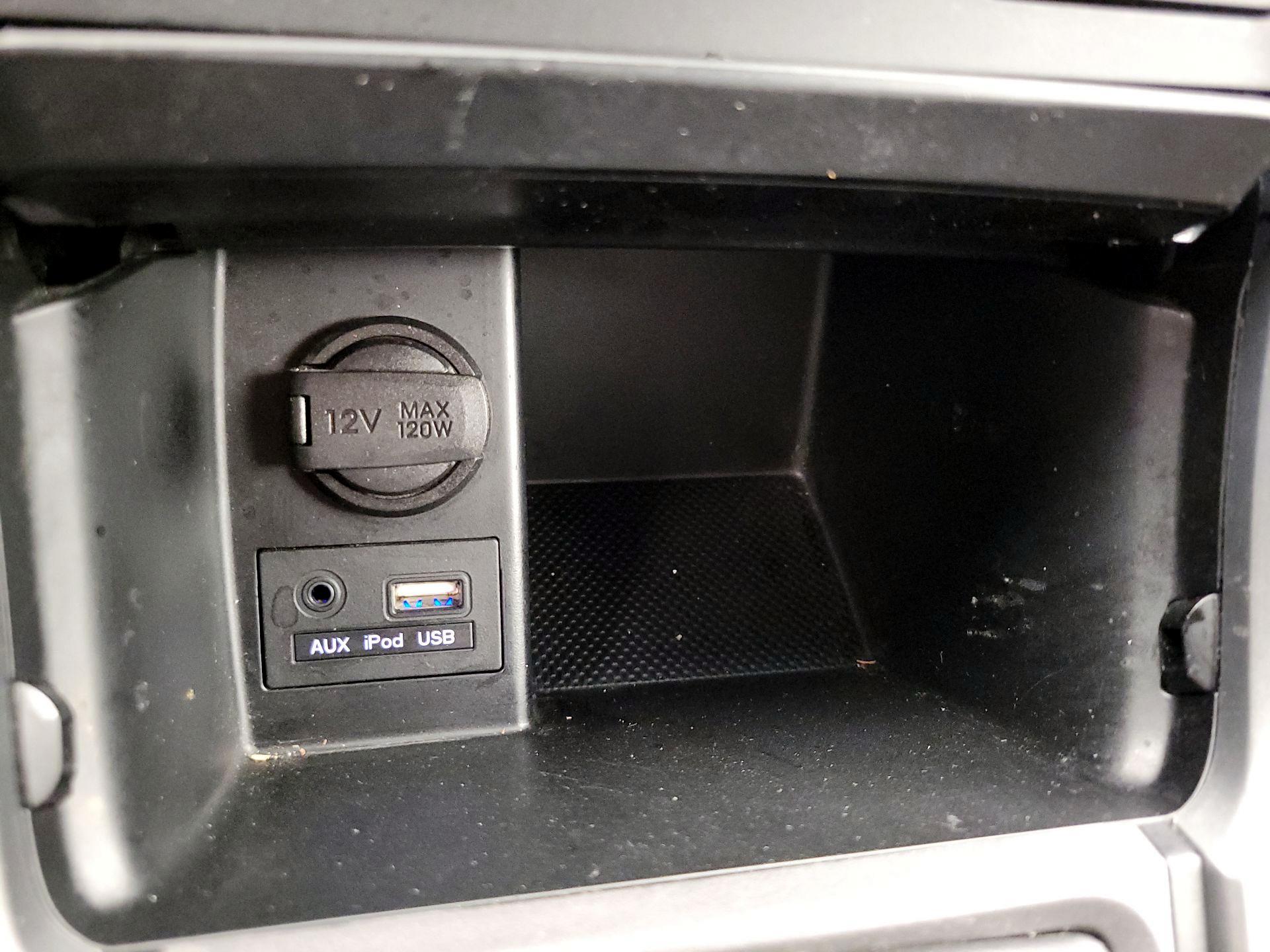 Thumbnail: 2015 Hyundai Elantra - 18