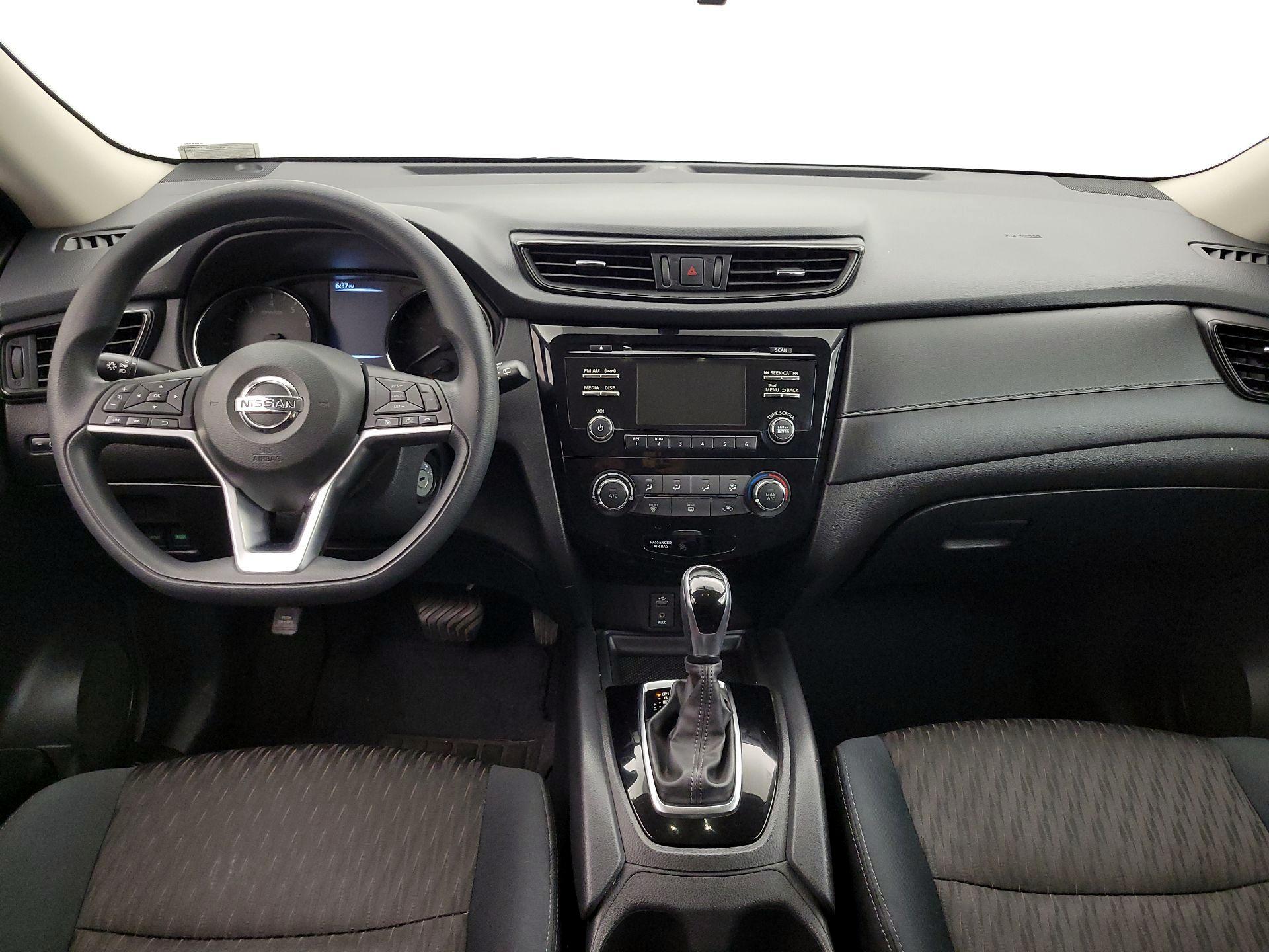 Thumbnail: 2017 Nissan Rogue - 9