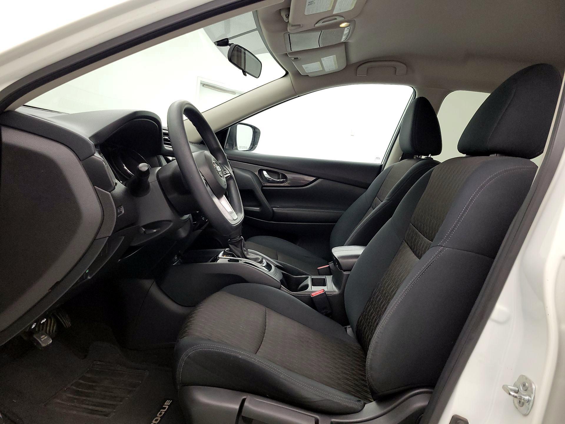 Thumbnail: 2017 Nissan Rogue - 11