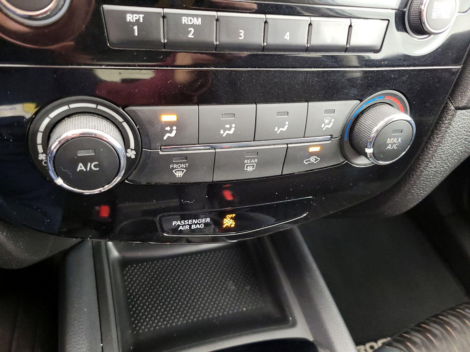 Thumbnail: 2017 Nissan Rogue - 16