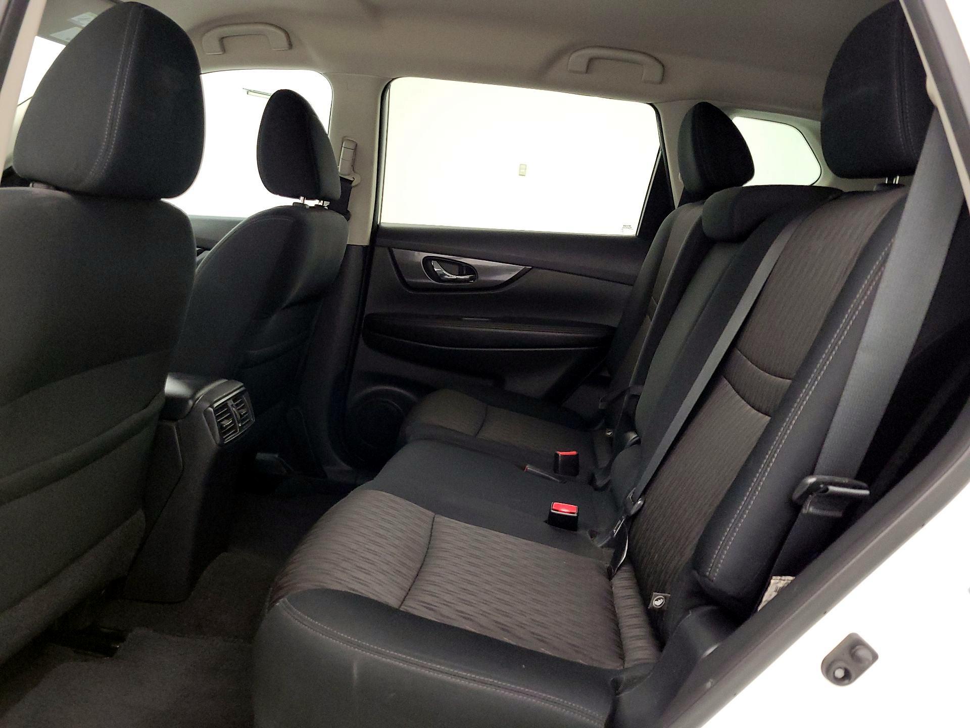 Thumbnail: 2017 Nissan Rogue - 19