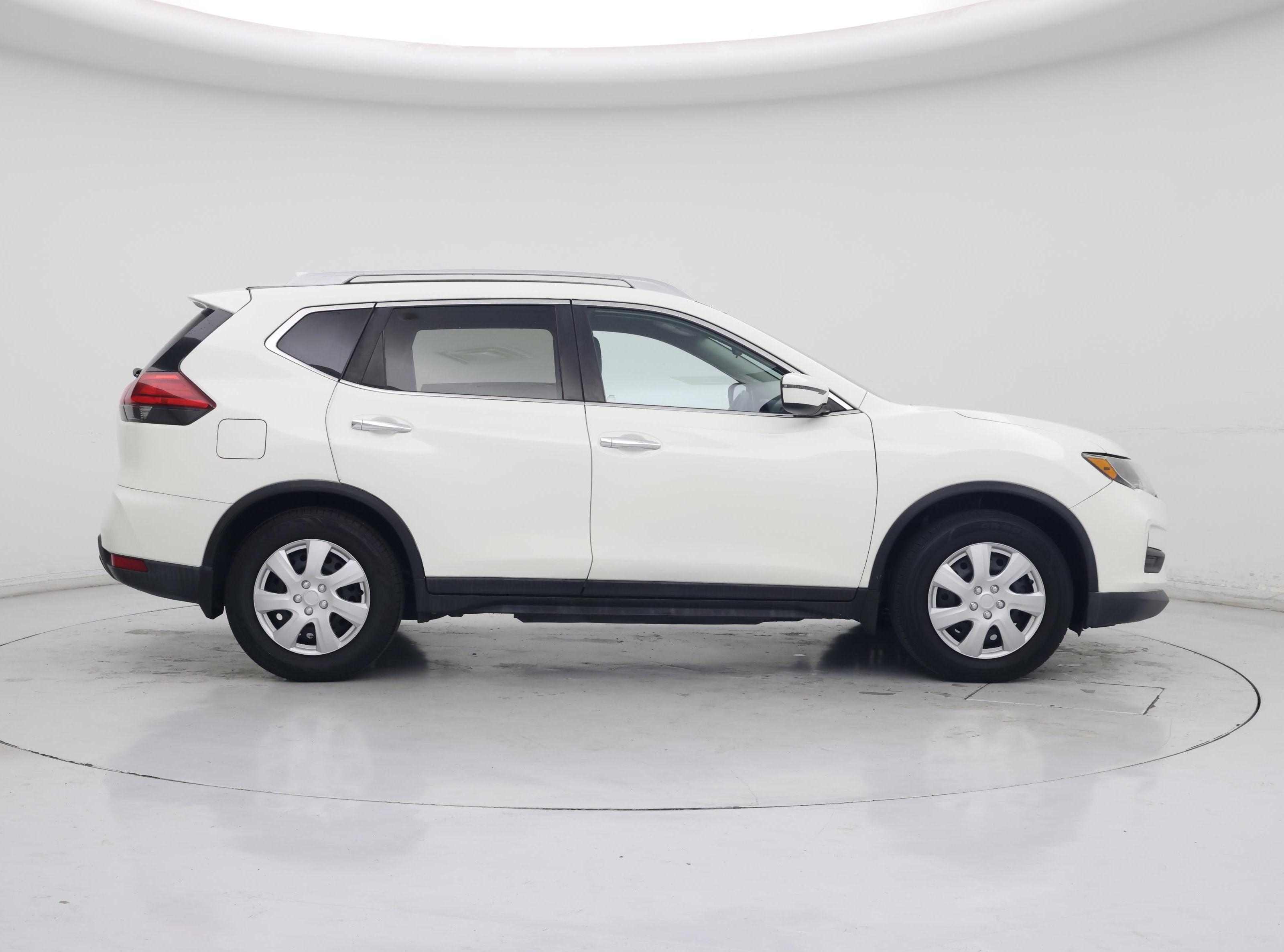 Thumbnail: 2017 Nissan Rogue - 7