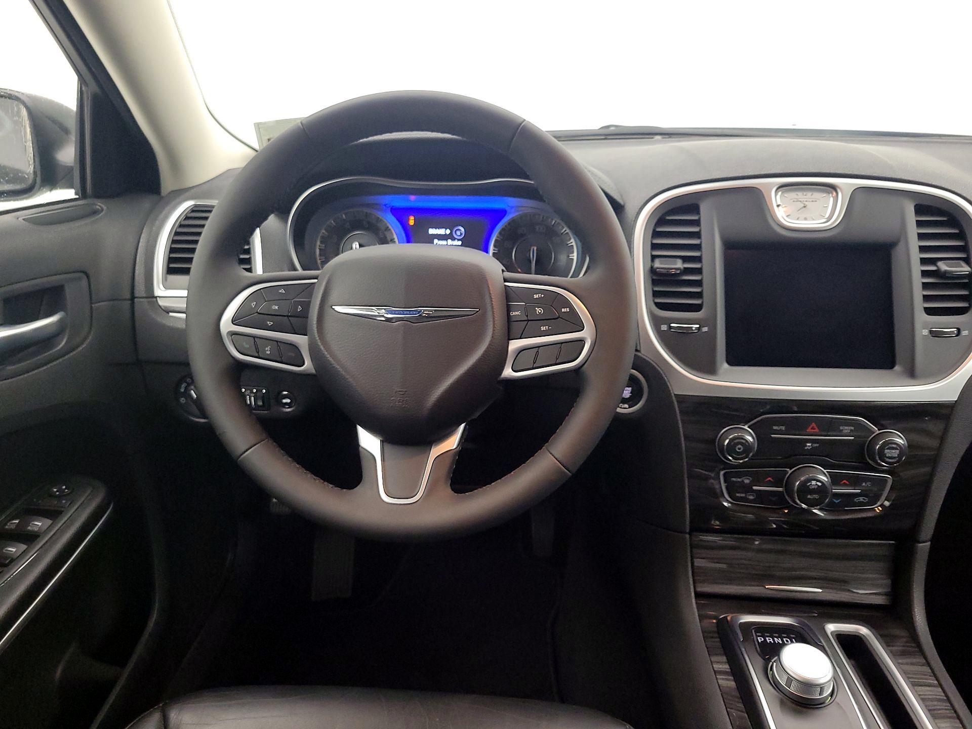 Thumbnail: 2022 Chrysler 300 - 10