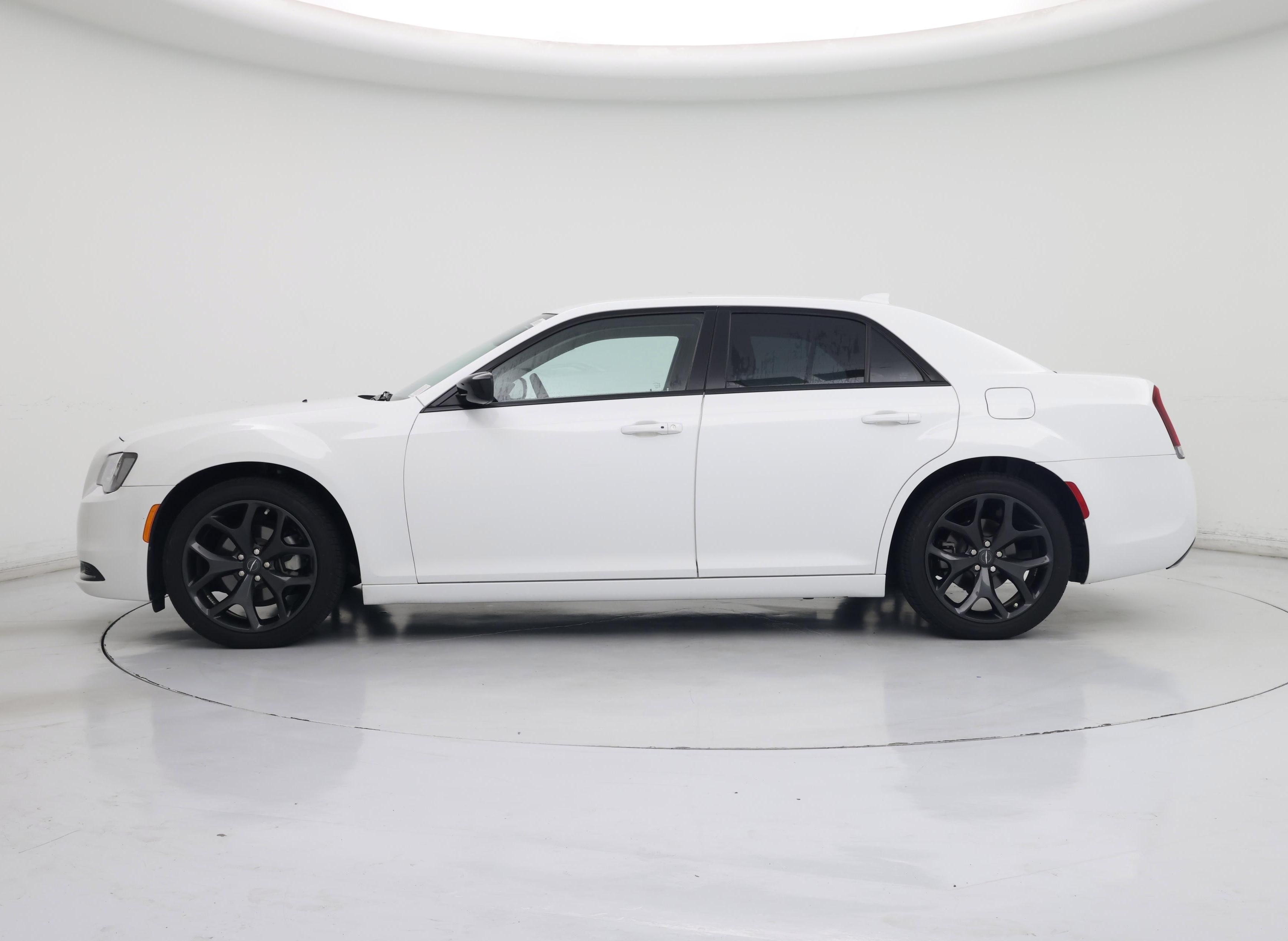 Thumbnail: 2022 Chrysler 300 - 3