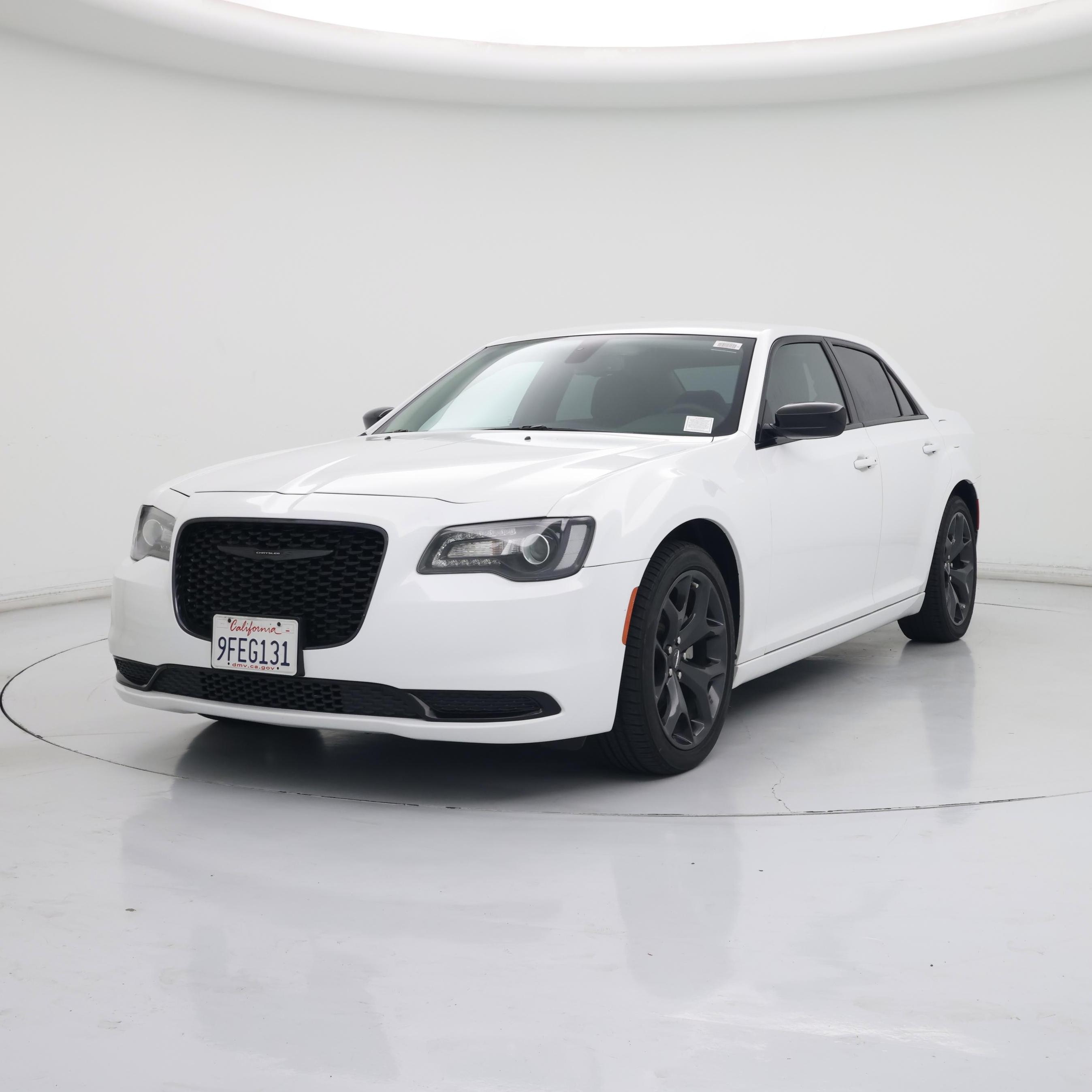 Thumbnail: 2022 Chrysler 300 - 4