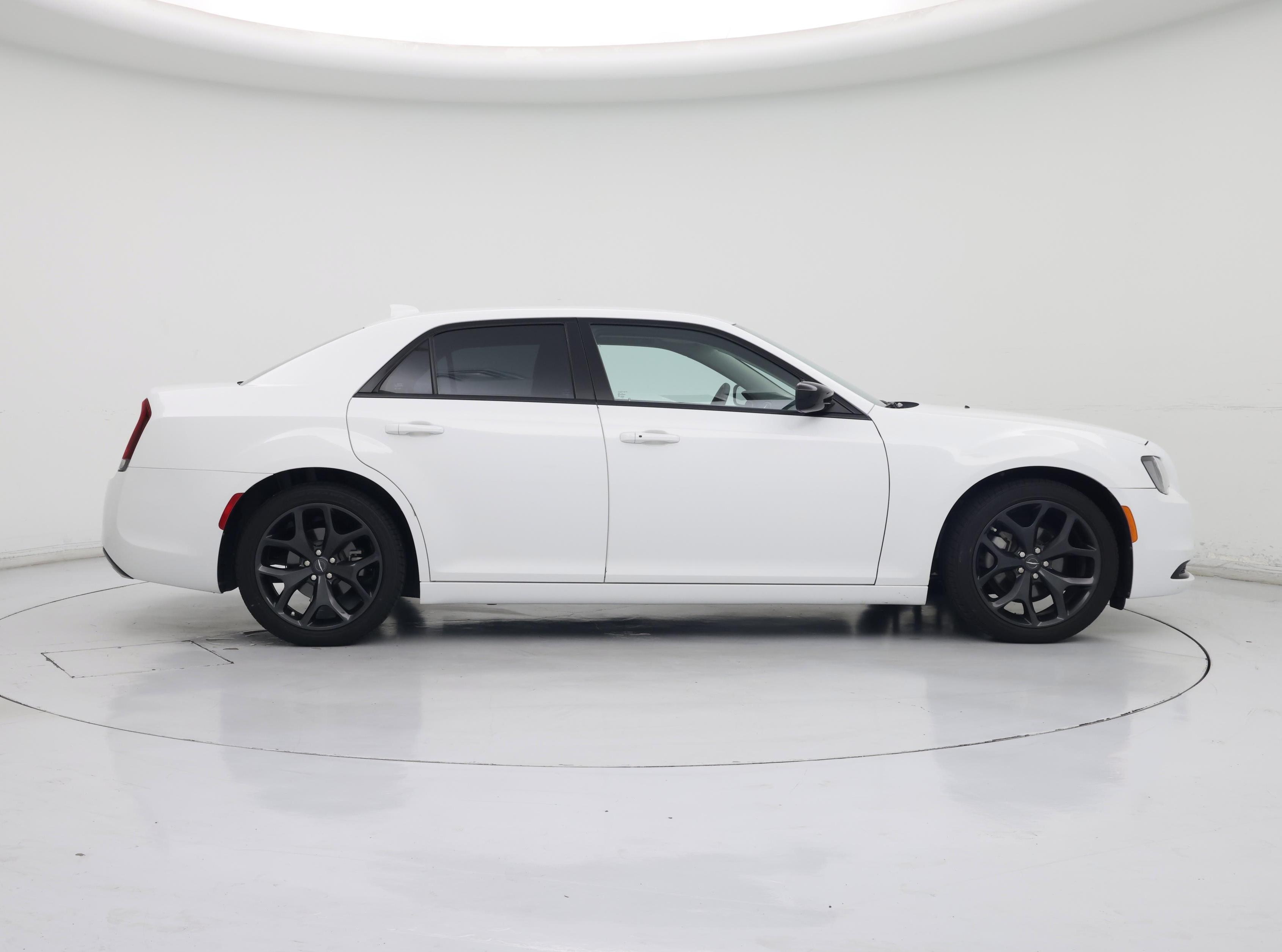 Thumbnail: 2022 Chrysler 300 - 7