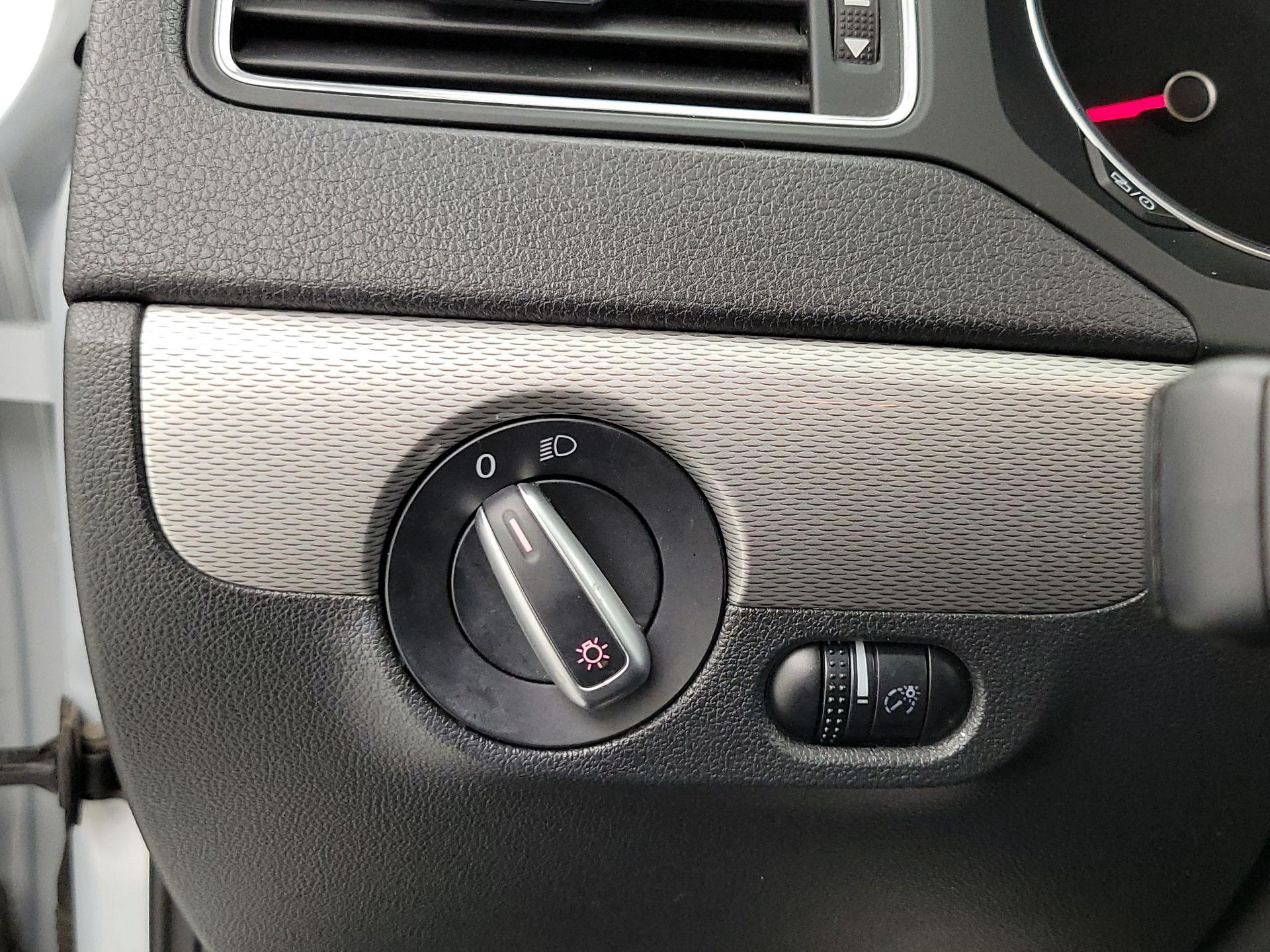 Thumbnail: 2017 Volkswagen Jetta - 13