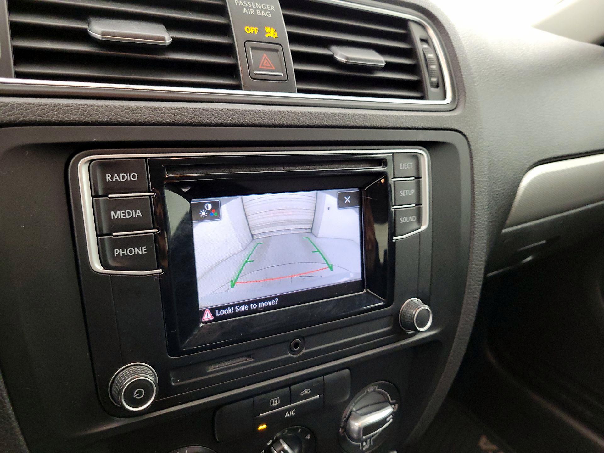 Thumbnail: 2017 Volkswagen Jetta - 14