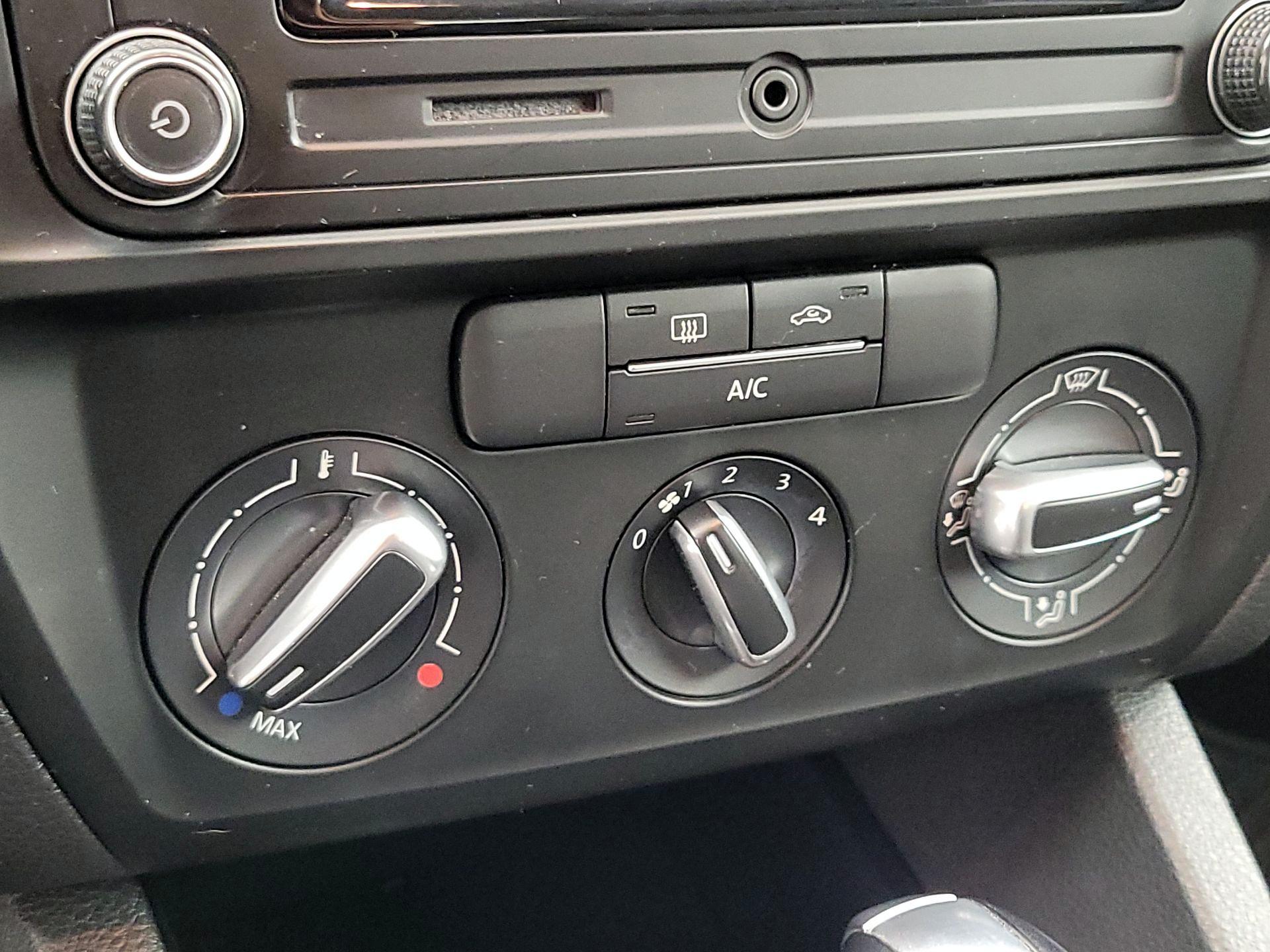 Thumbnail: 2017 Volkswagen Jetta - 16