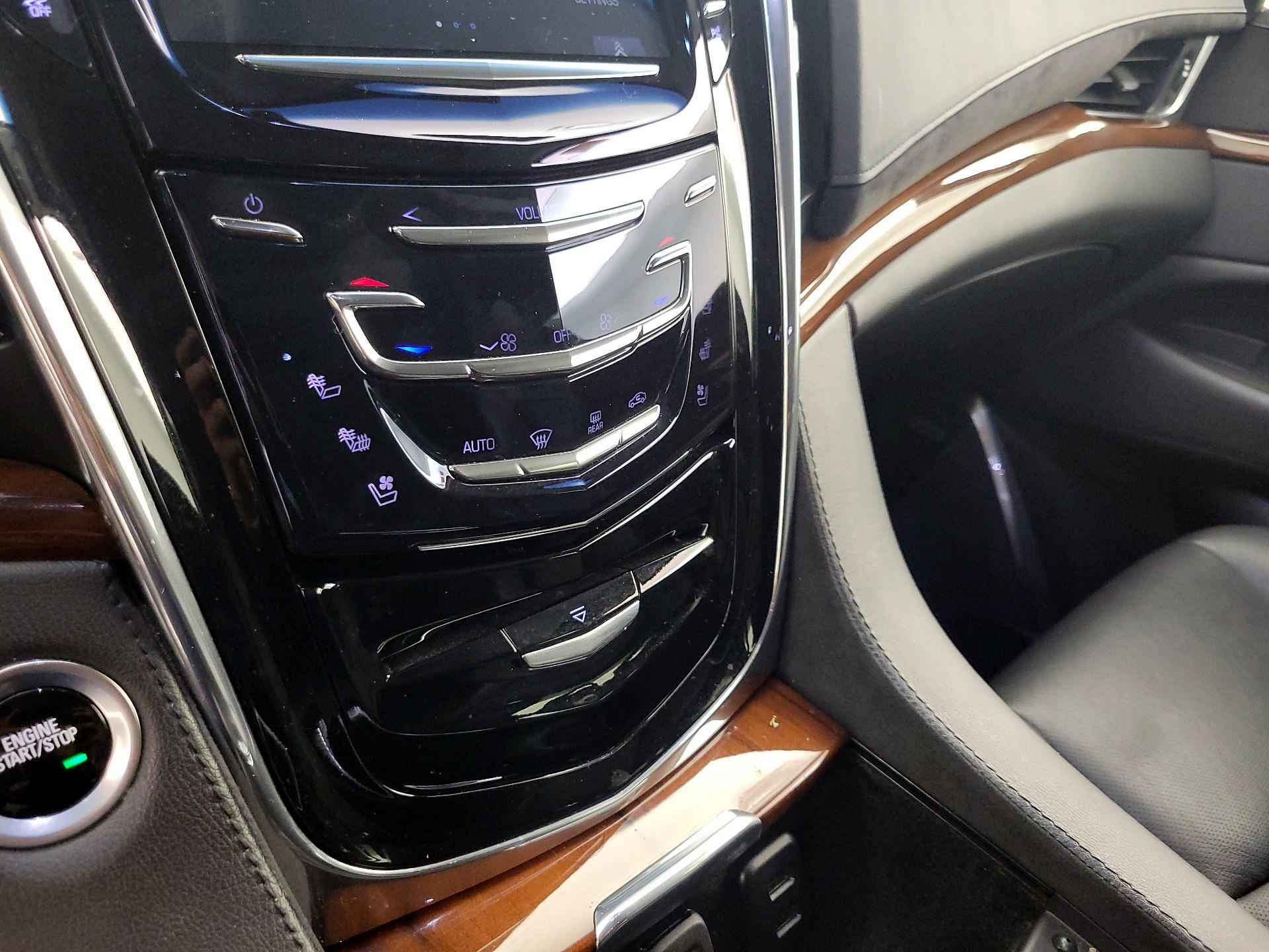 Thumbnail: 2018 Cadillac Escalade - 17