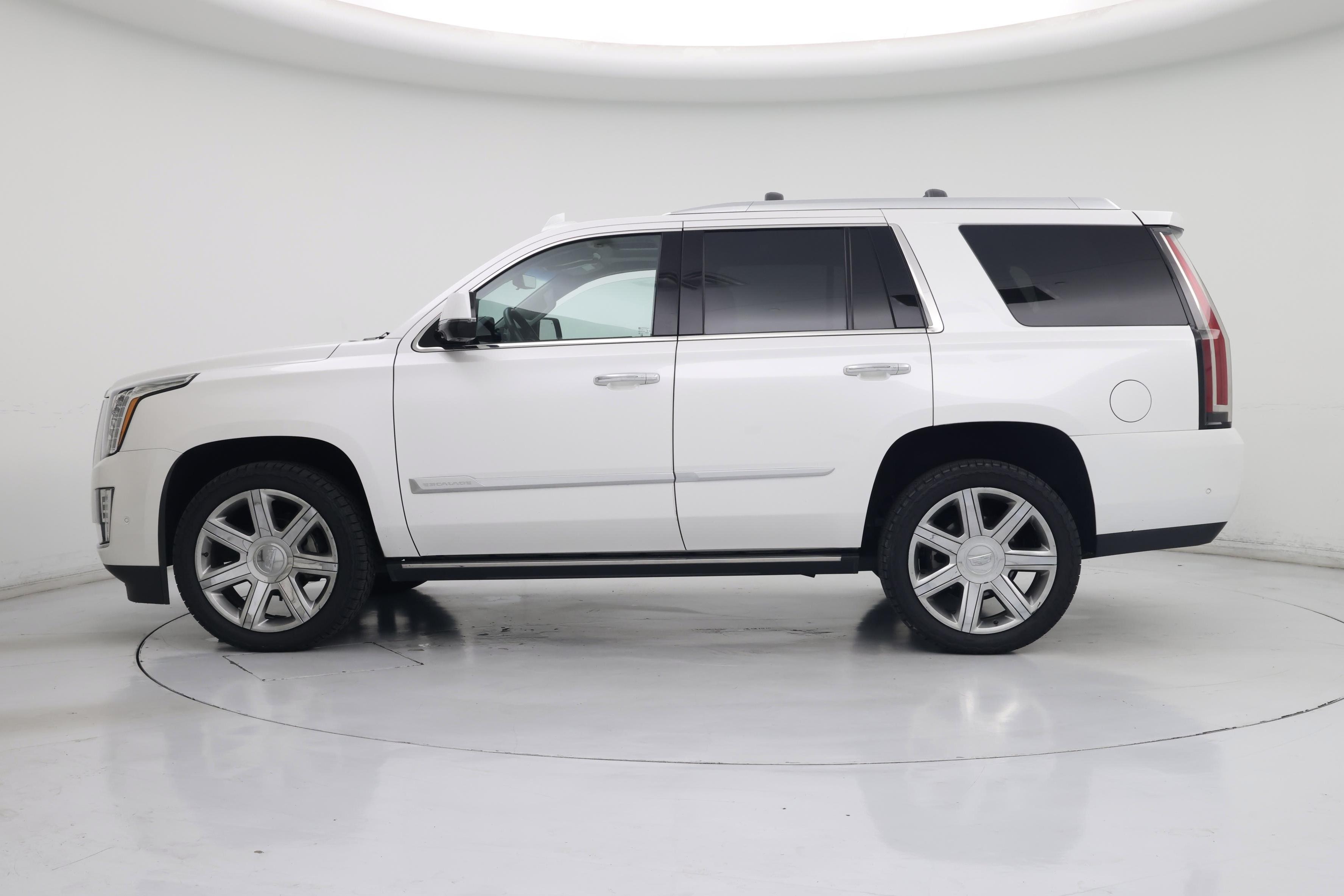 Thumbnail: 2018 Cadillac Escalade - 3