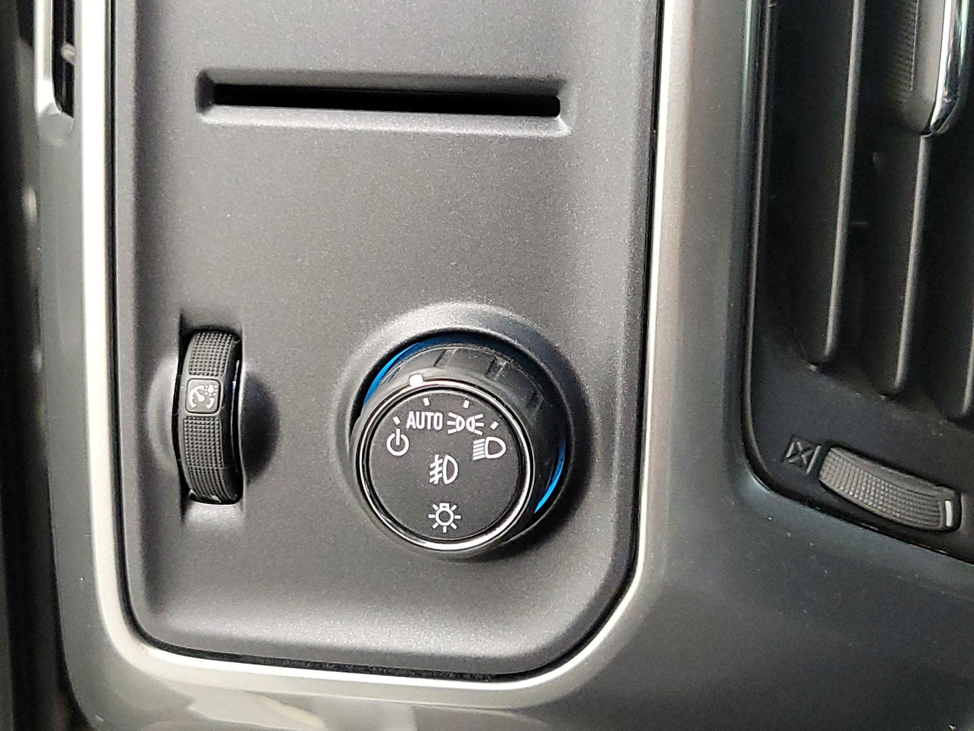 Thumbnail: 2016 Chevrolet Silverado 1500 - 13