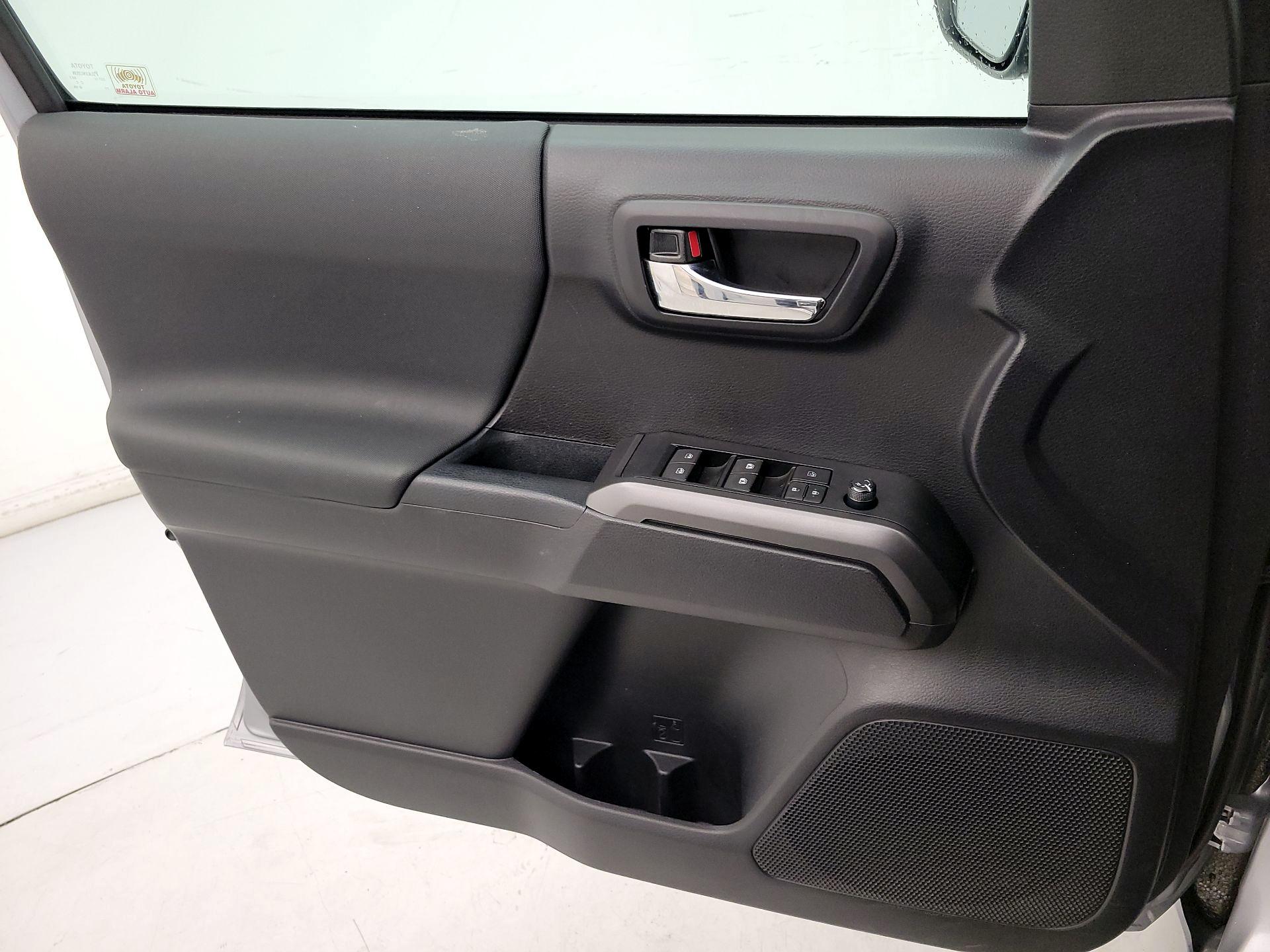 Thumbnail: 2020 Toyota Tacoma - 12