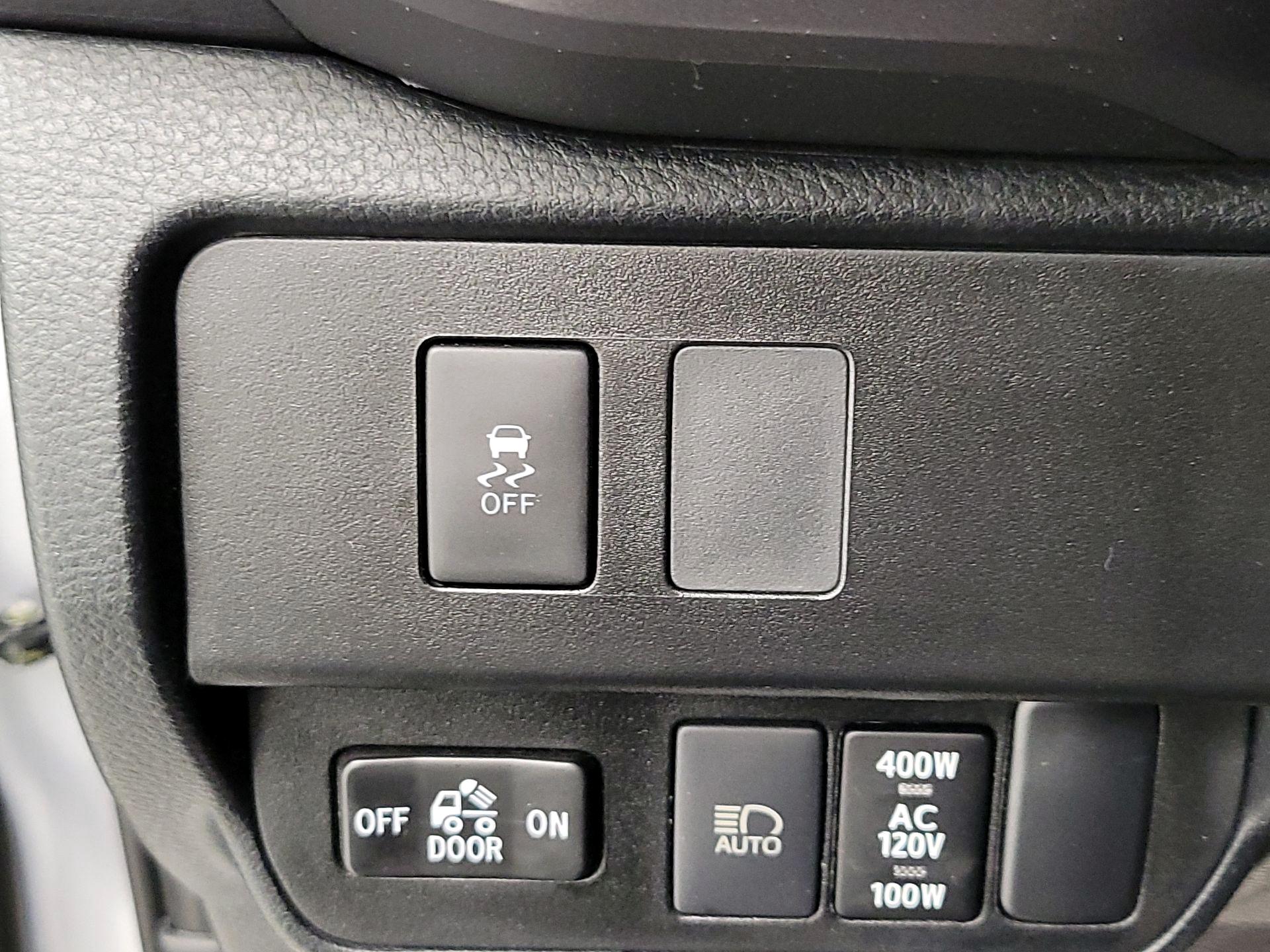 Thumbnail: 2020 Toyota Tacoma - 13