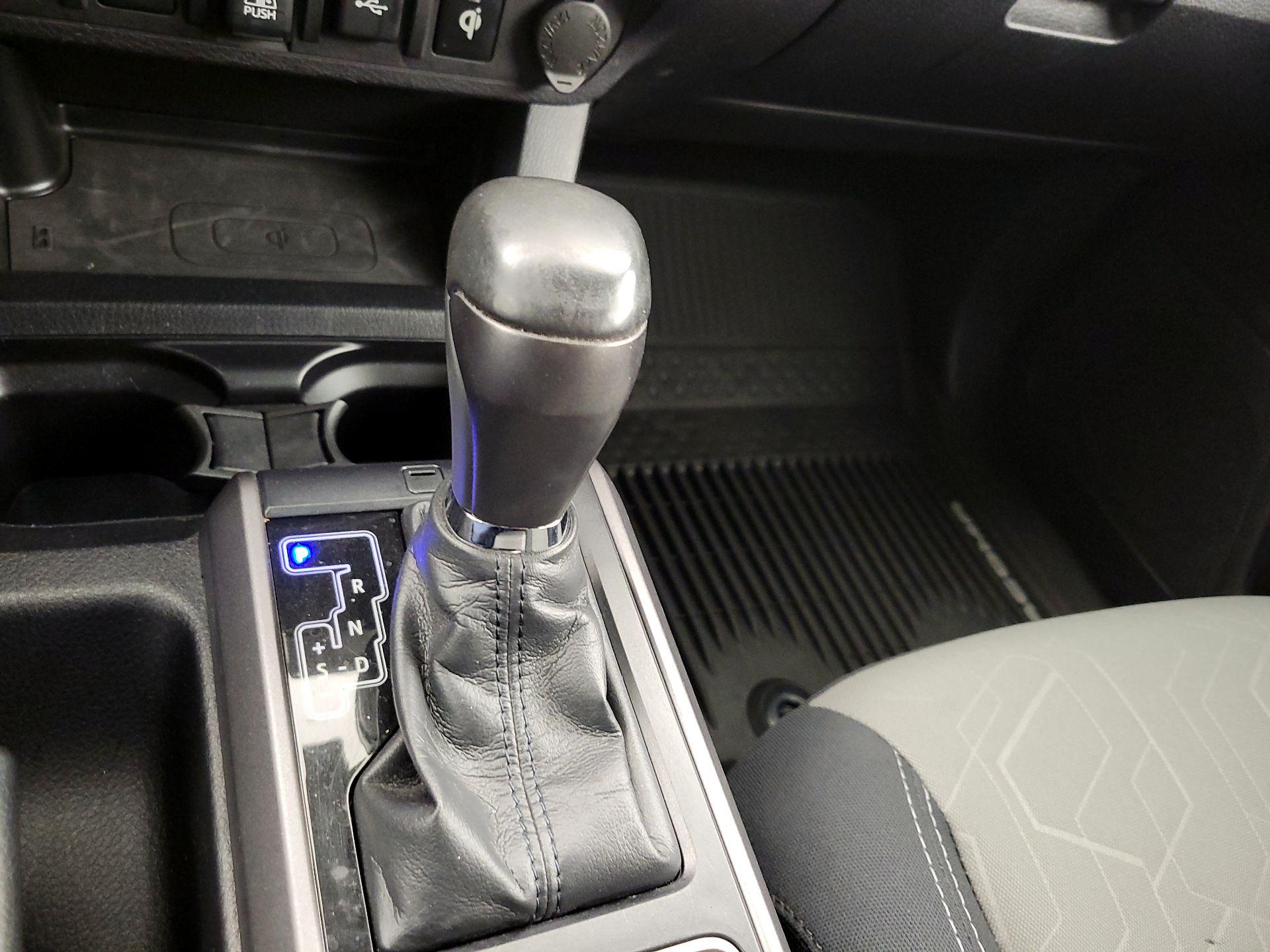 Thumbnail: 2020 Toyota Tacoma - 17